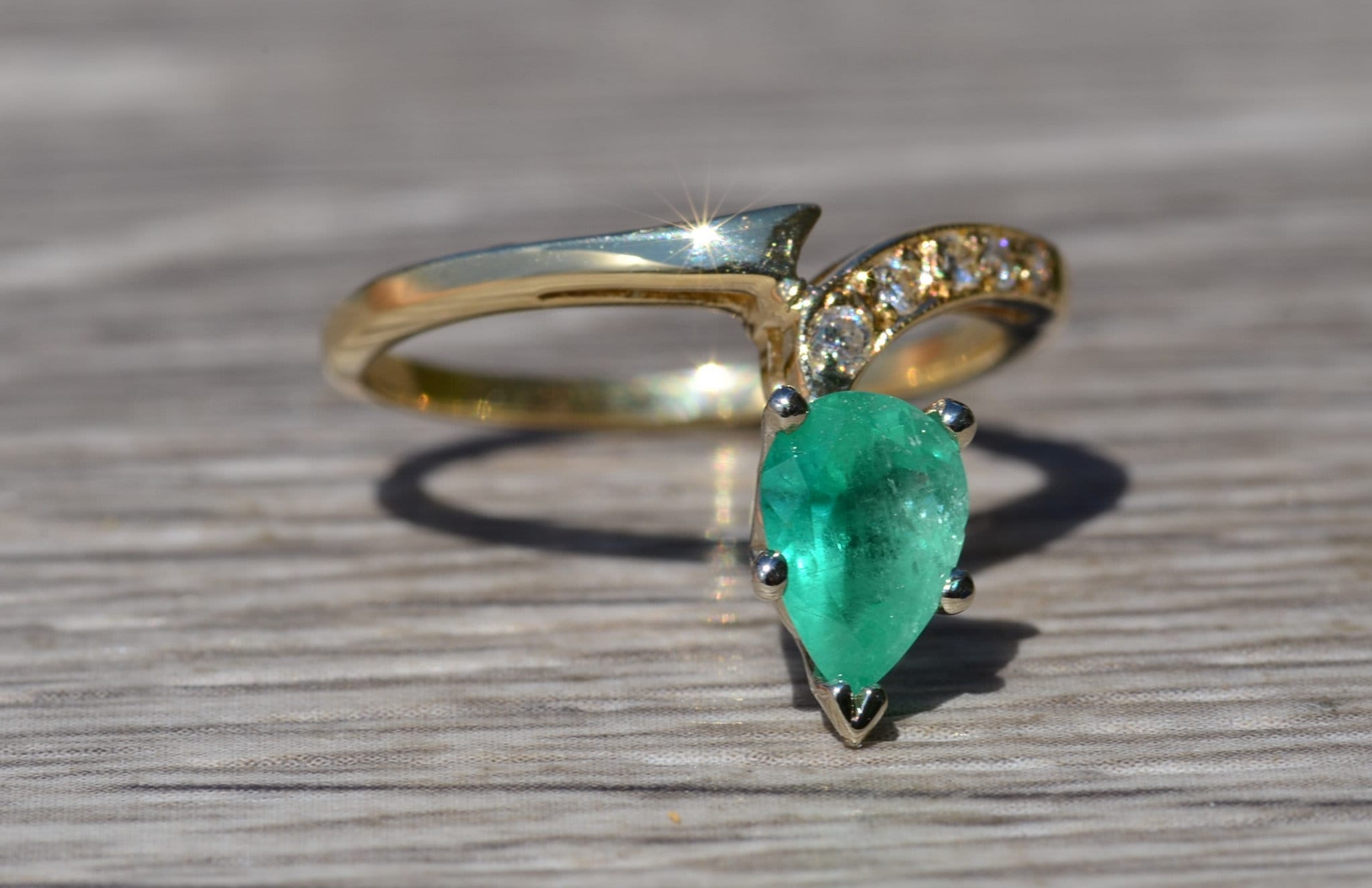 SOLD - The Bexley: Ladies Vintage 14K Colombian Emerald and Diamond Ring - Image 5