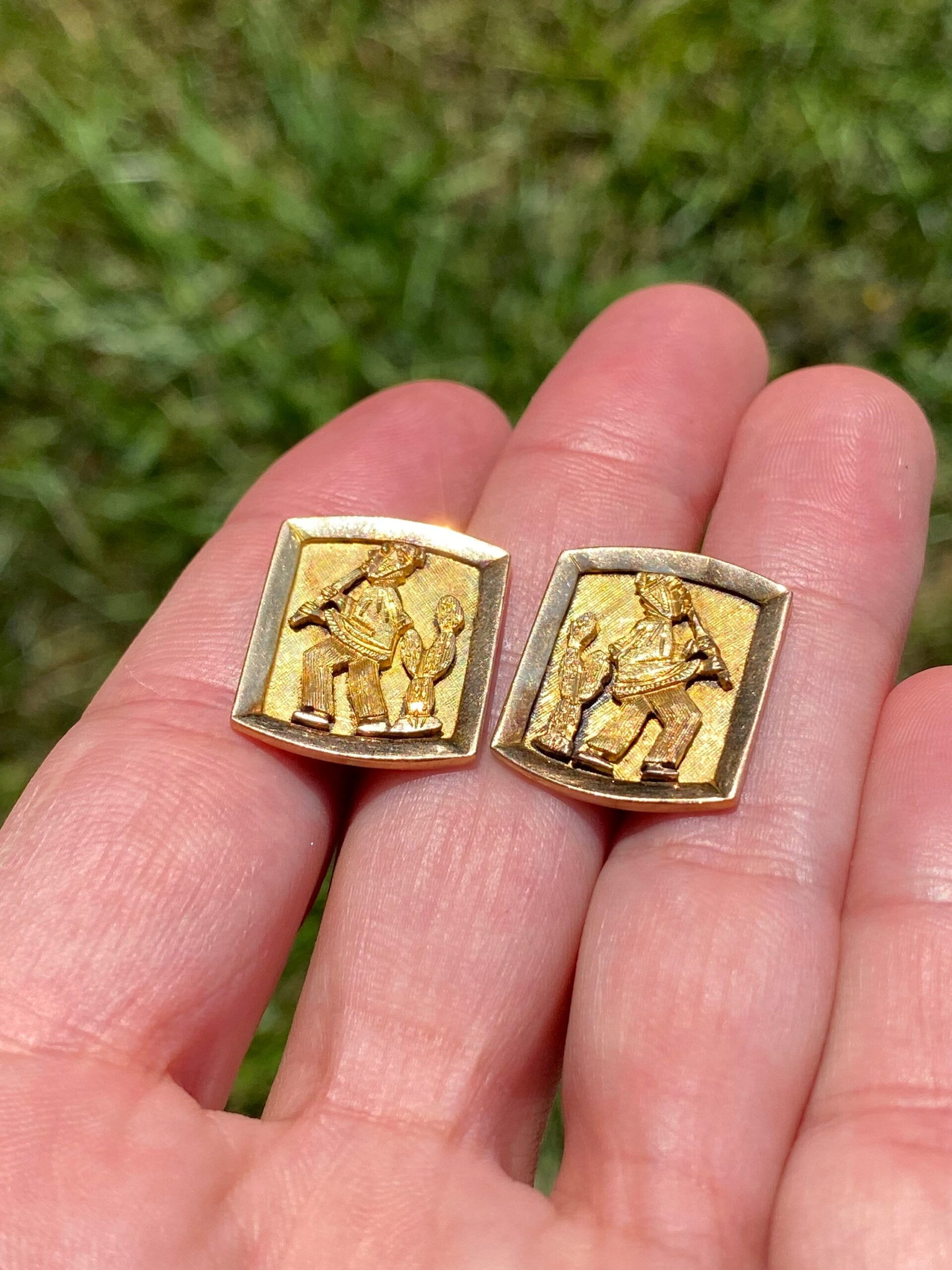 SOLD - The Afghanistan: Interesting Middle Eastern Cufflinks Featuring Instrument Player - Image 5
