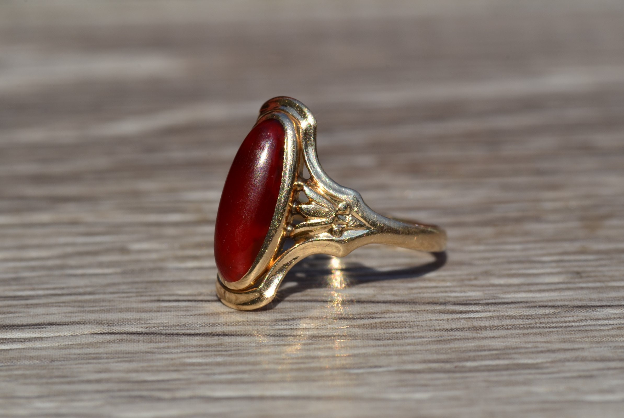 The Pomona: Antique Art Nouveau Ring set with Carnelian - Image 3