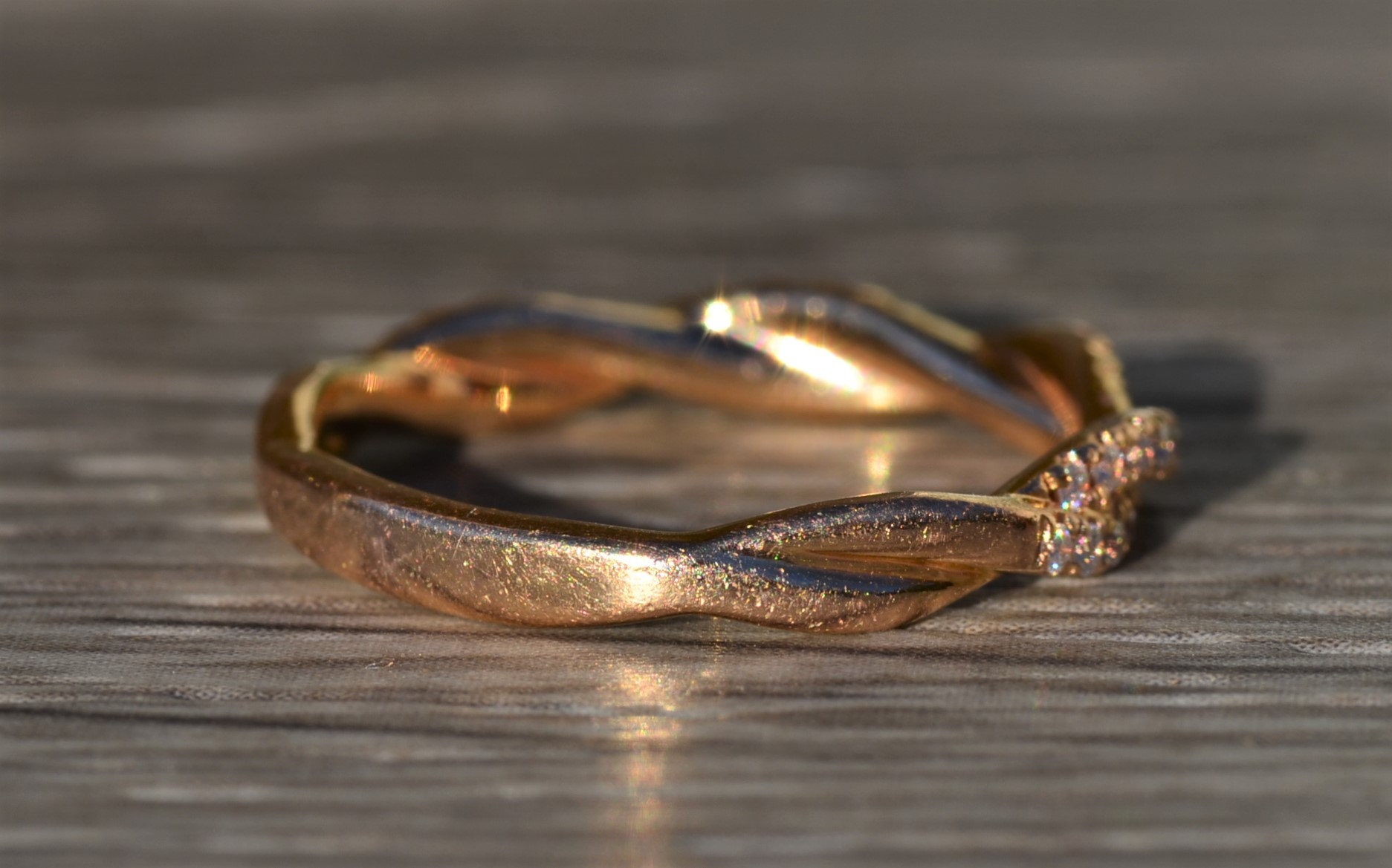 The Eastwick: Ladies 18K Rose Gold Twisted Grapevine Band set with Diamonds - Image 5