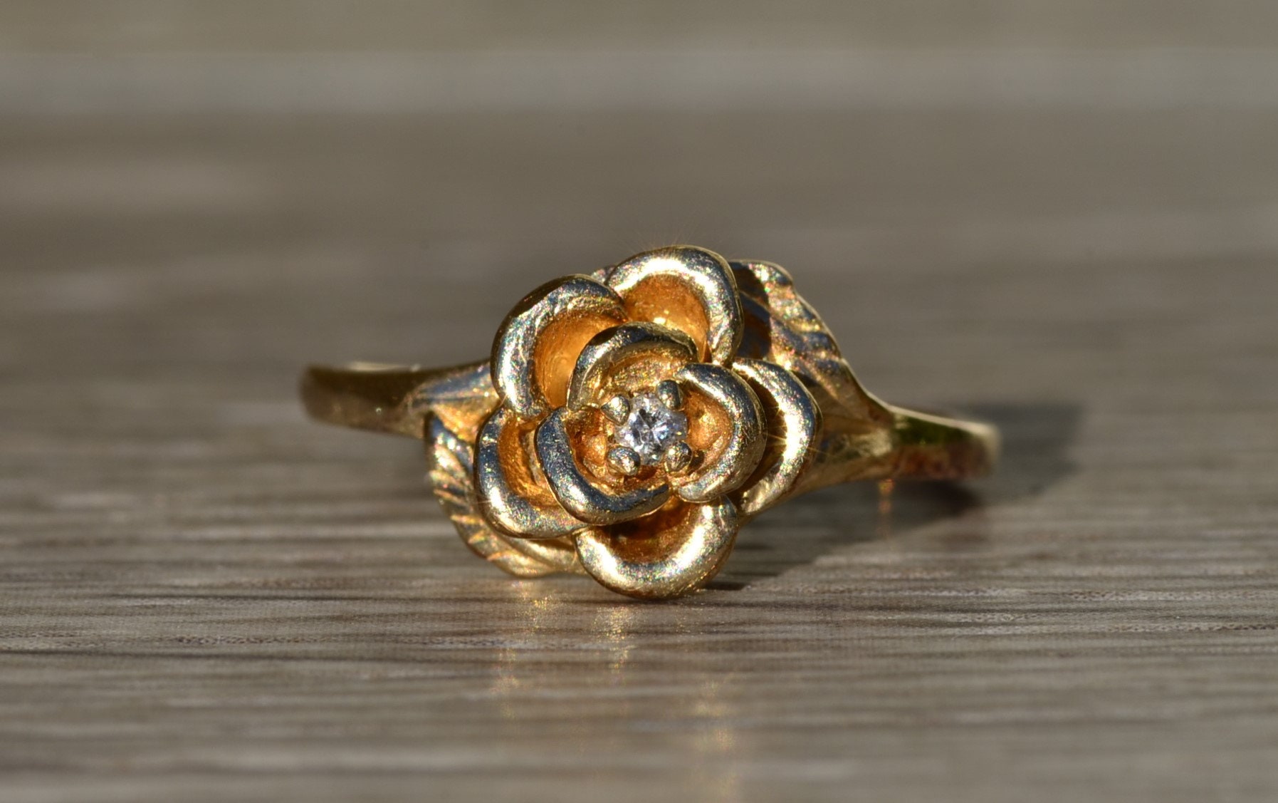 SOLD - The Wynnefield Heights: Ladies Vintage Floral Ring in Yellow Gold set with Diamond - Image 7