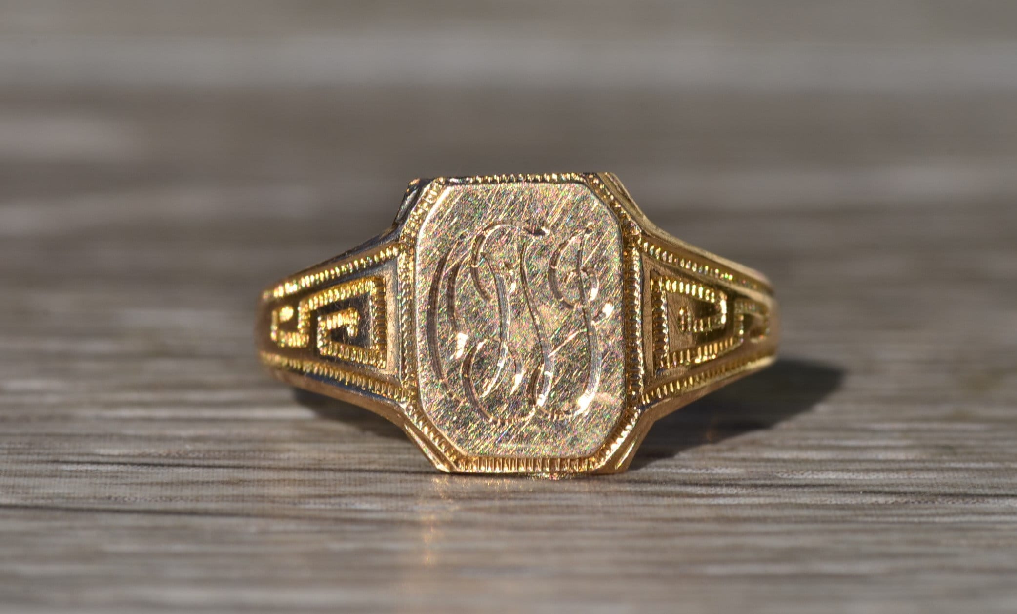 The Manistee: Ladies Antique Yellow Gold Engraved Ring - Image 7