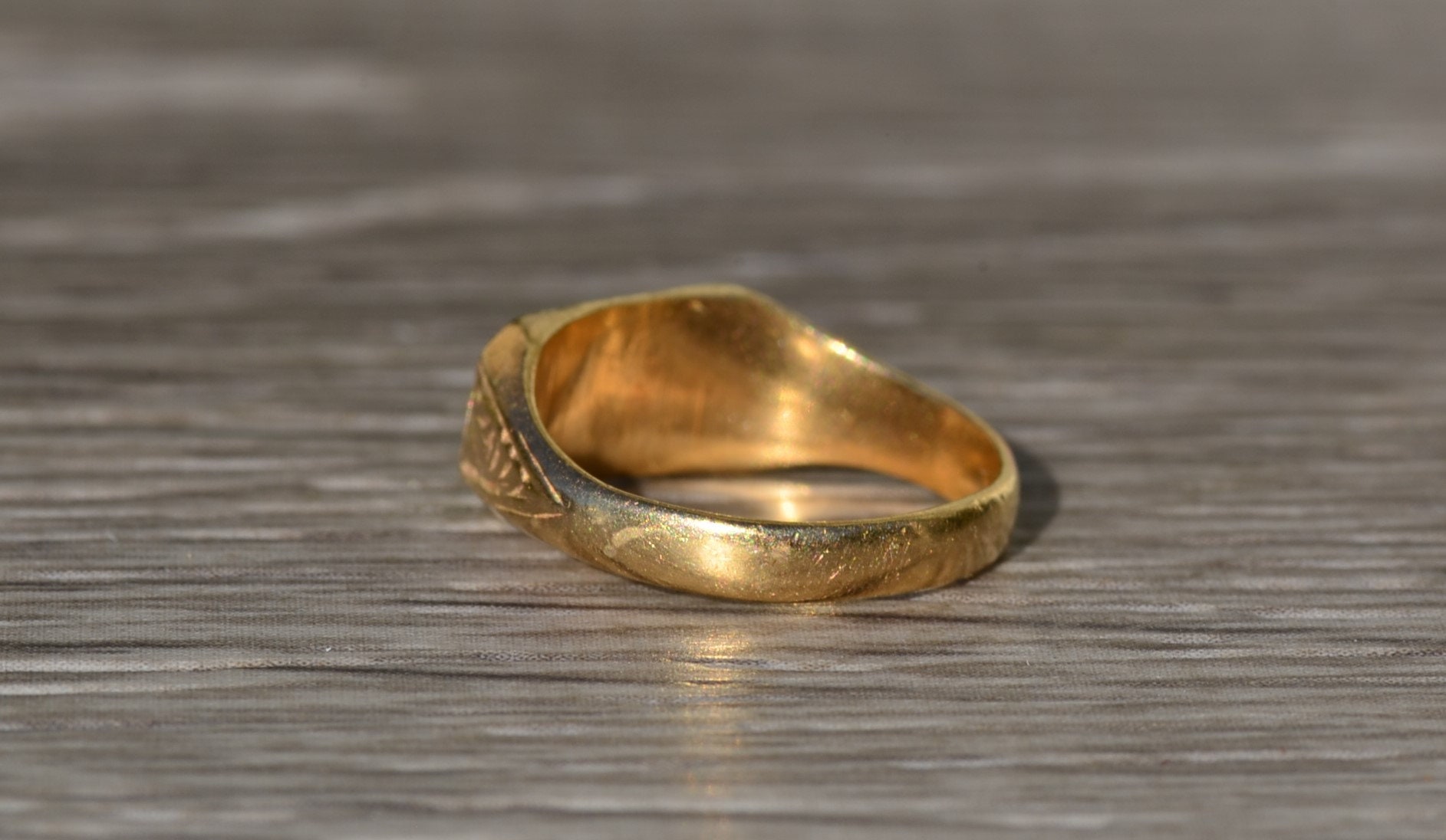 The Humble: Vintage Children's 14K Yellow Gold Hand Engraved Ring - Image 4