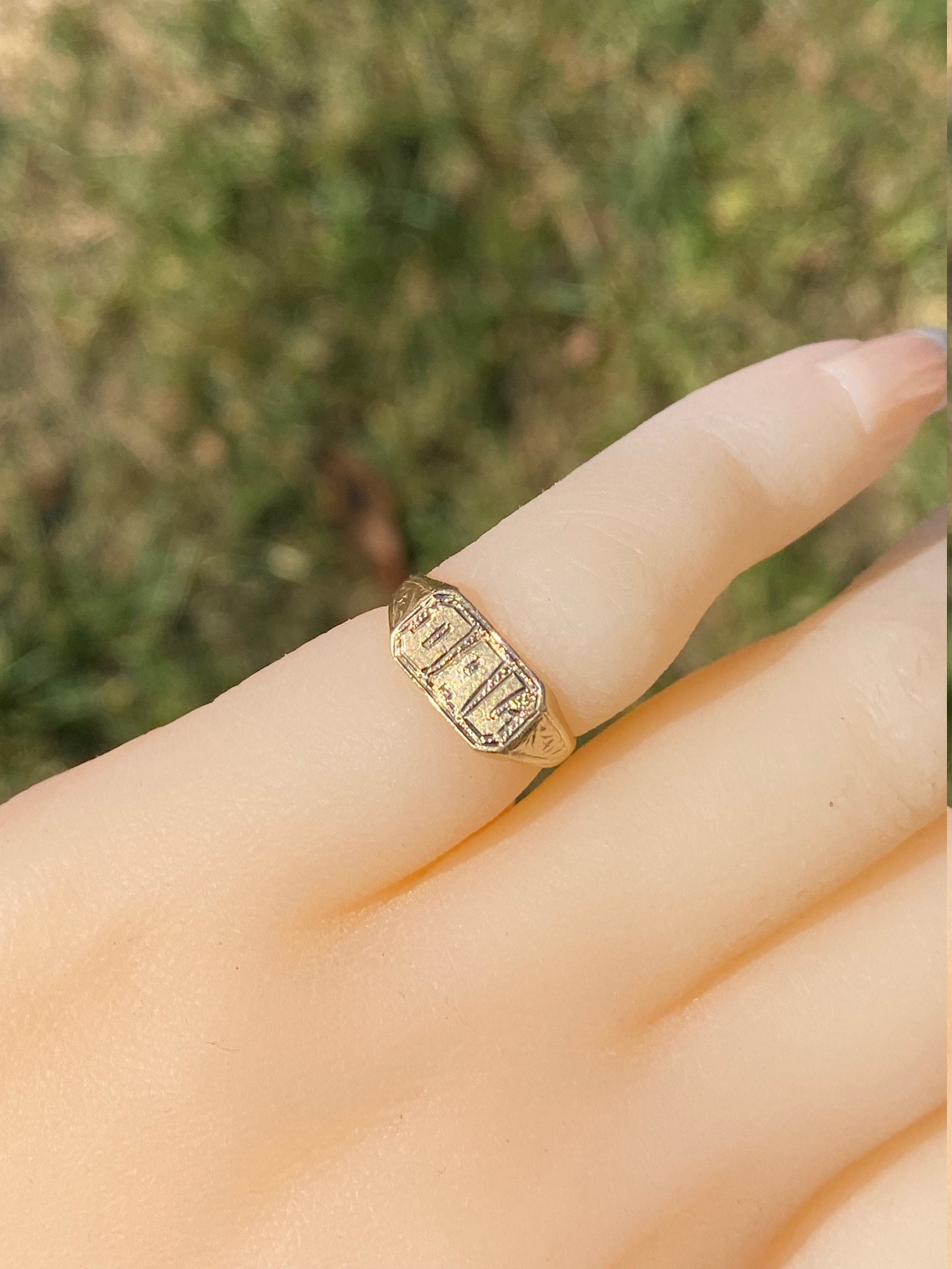 The Humble: Vintage Children's 14K Yellow Gold Hand Engraved Ring - Image 8