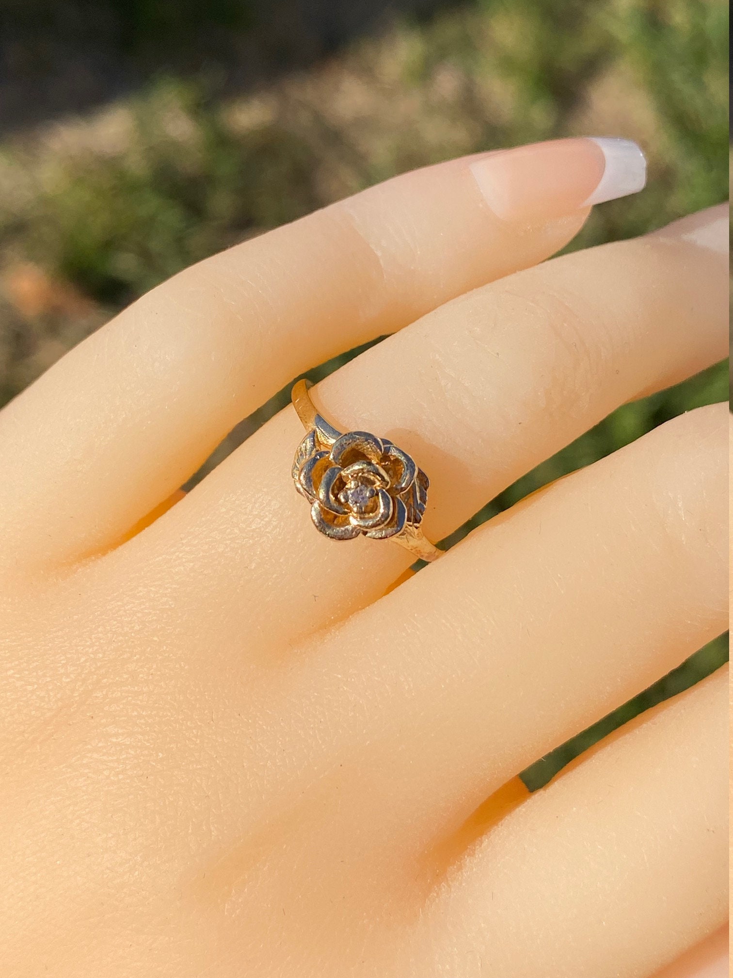 SOLD - The Wynnefield Heights: Ladies Vintage Floral Ring in Yellow Gold set with Diamond - Image 8