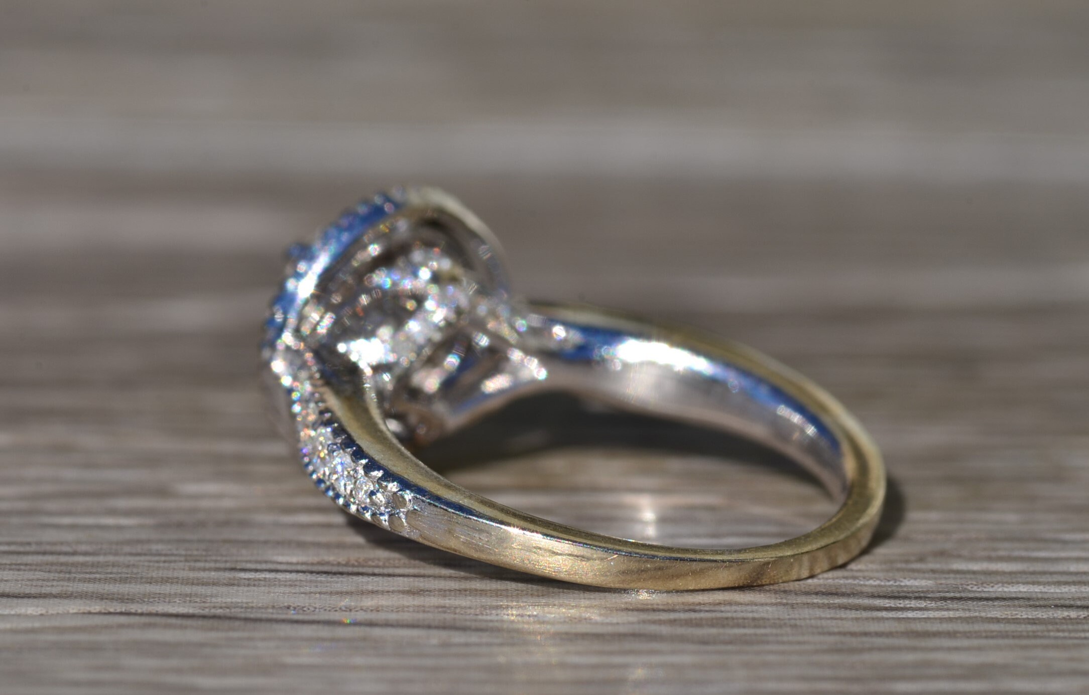 The Beulah Village: Ladies 18K White Gold Engagement Ring set with 0.88 CT Diamond - Image 4