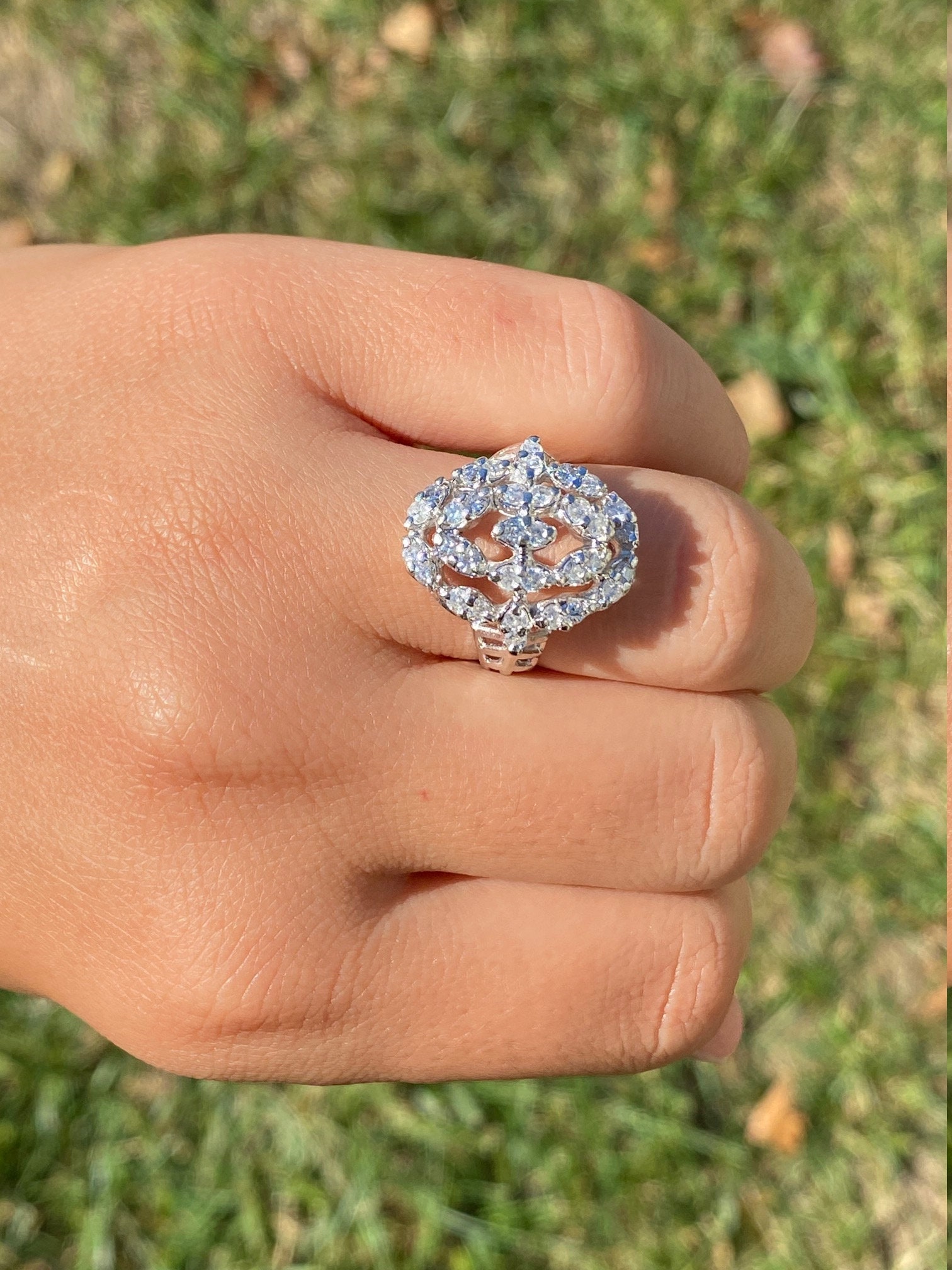The Escanaba: Ladies Signed Bristol 14K White Gold Cocktail Ring set with 0.85 CTW Diamonds - Image 10