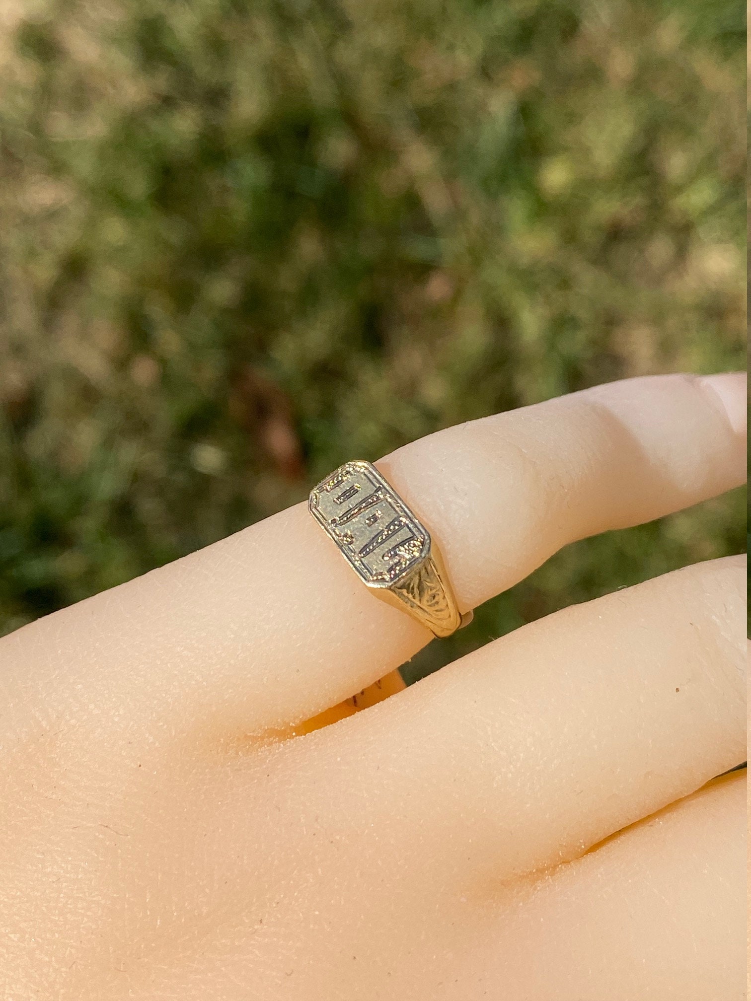 The Humble: Vintage Children's 14K Yellow Gold Hand Engraved Ring - Image 9