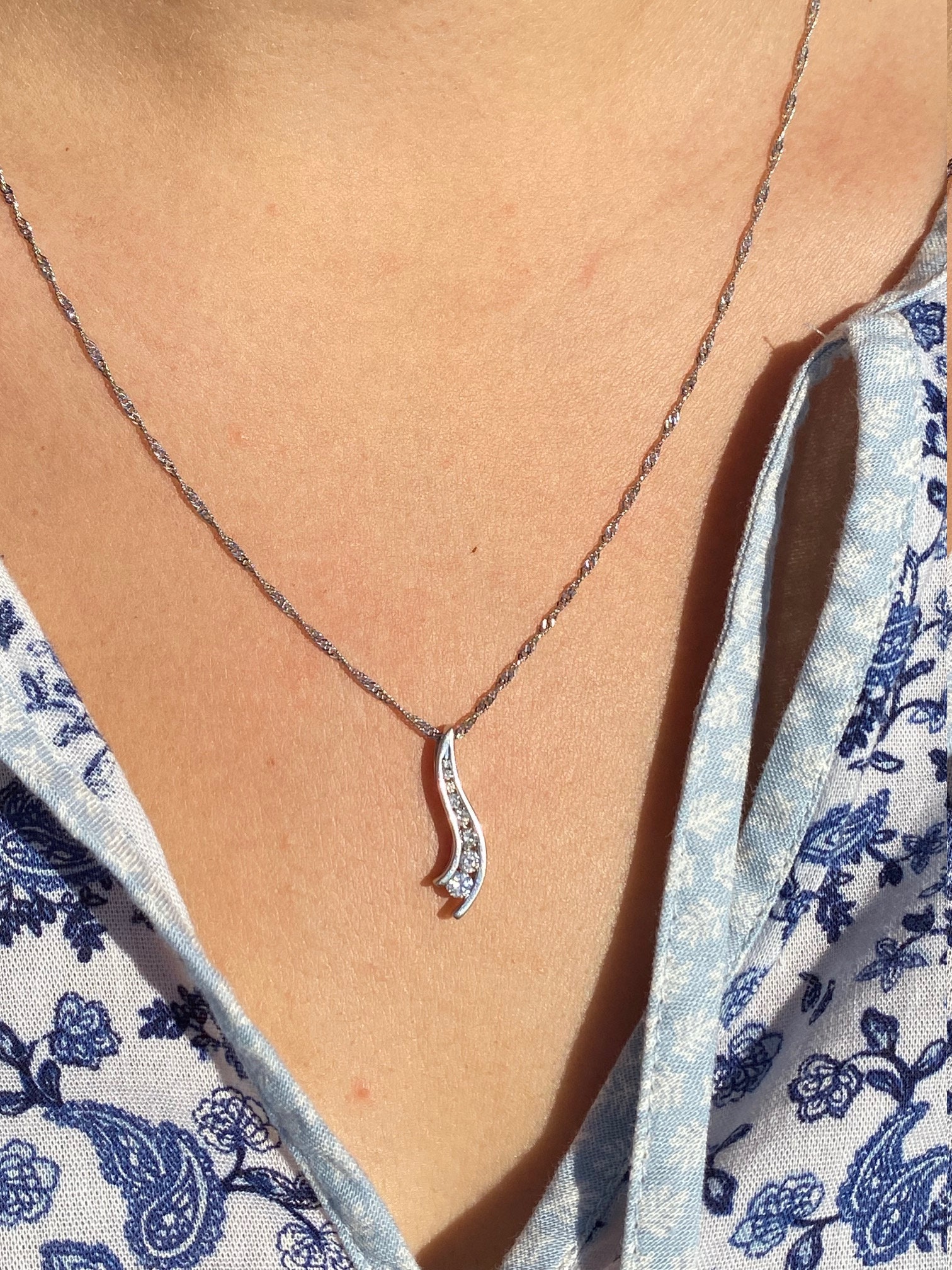 The Pleak: Ladies 14K White Gold Journey Necklace set with Diamonds - Image 4