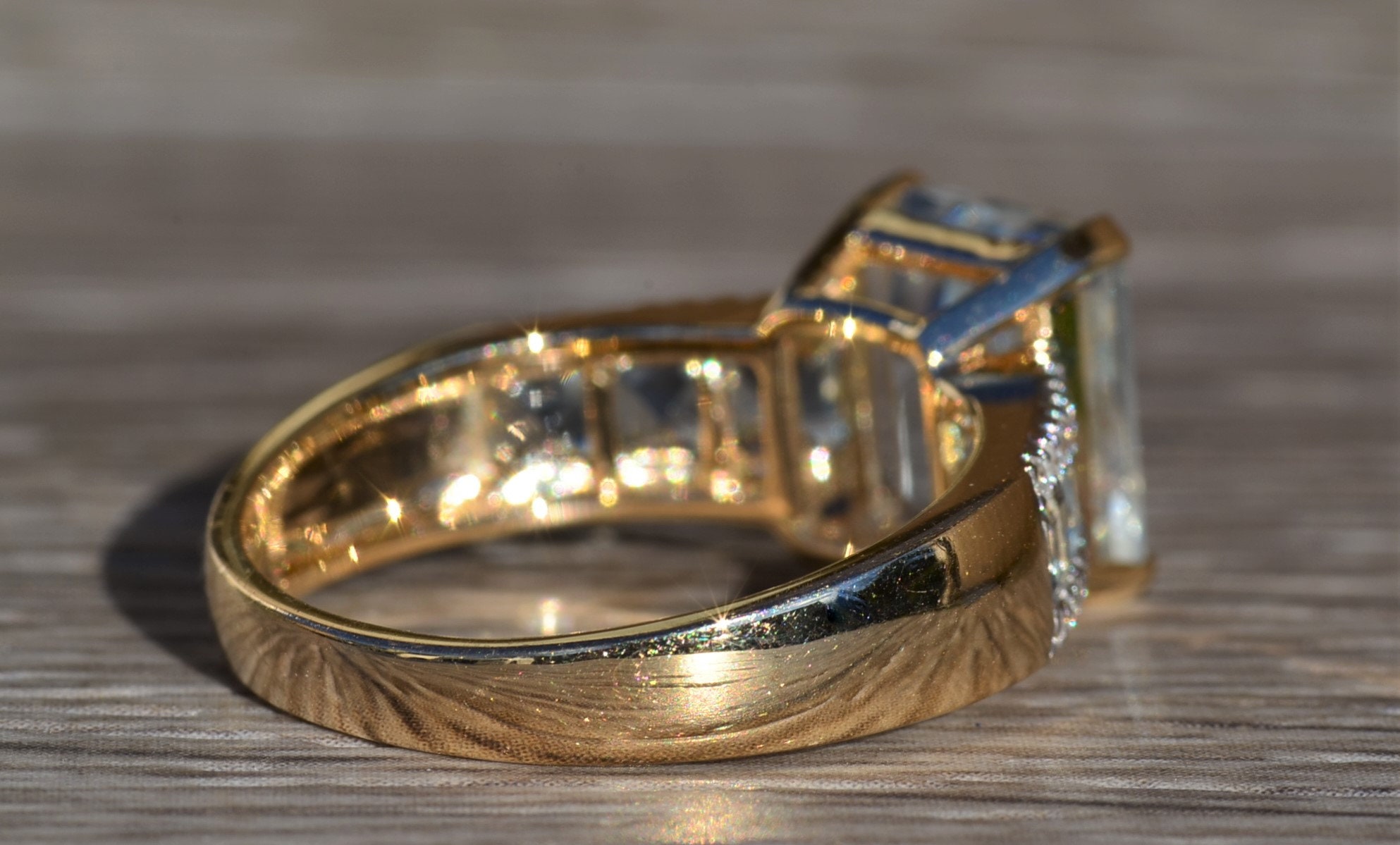 SOLD - The Waddon: Ladies Yellow Gold Cocktail Ring set with 3.50 CT Aquamarine and Diamonds - Image 5