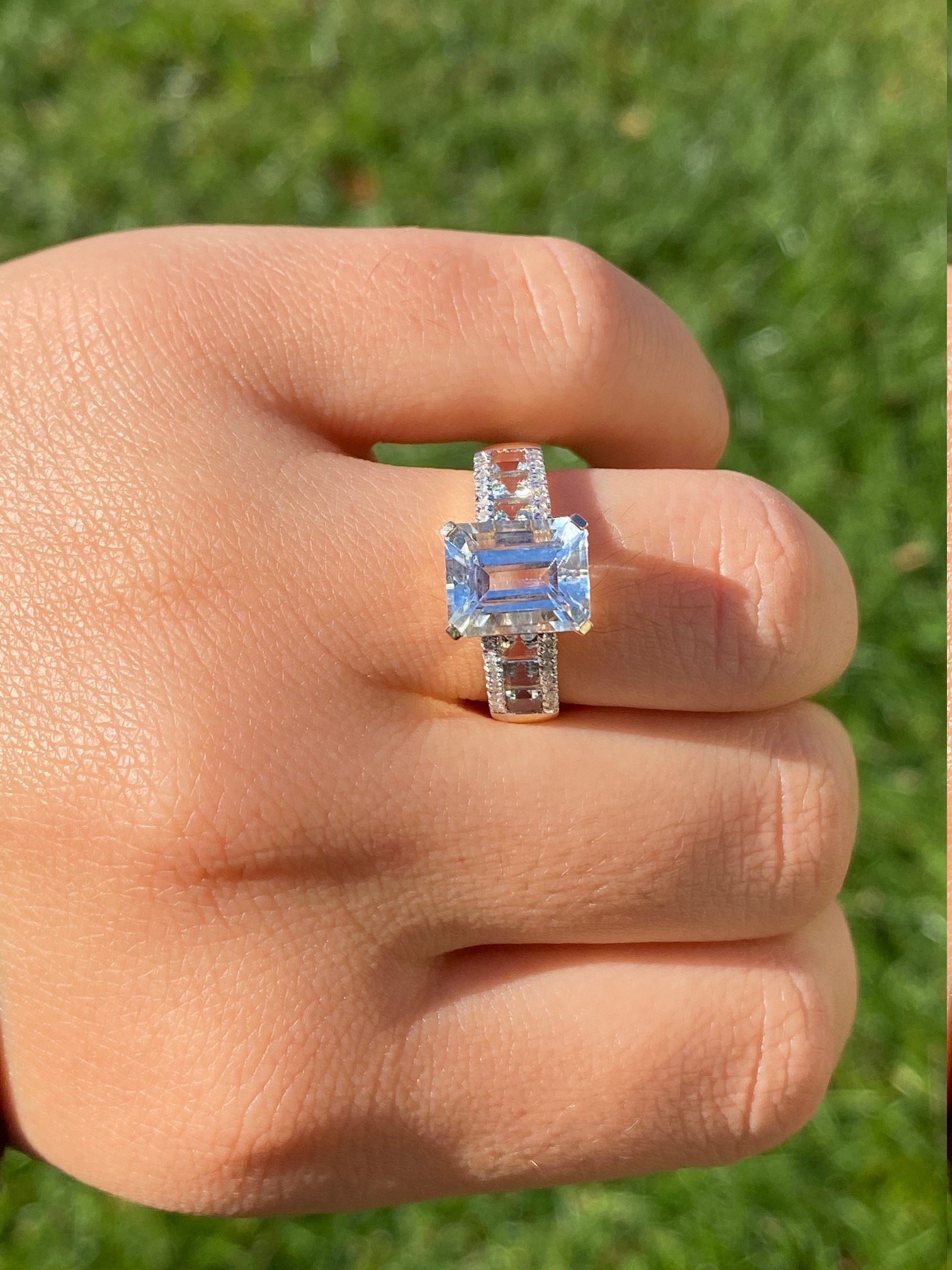 SOLD - The Waddon: Ladies Yellow Gold Cocktail Ring set with 3.50 CT Aquamarine and Diamonds - Image 9