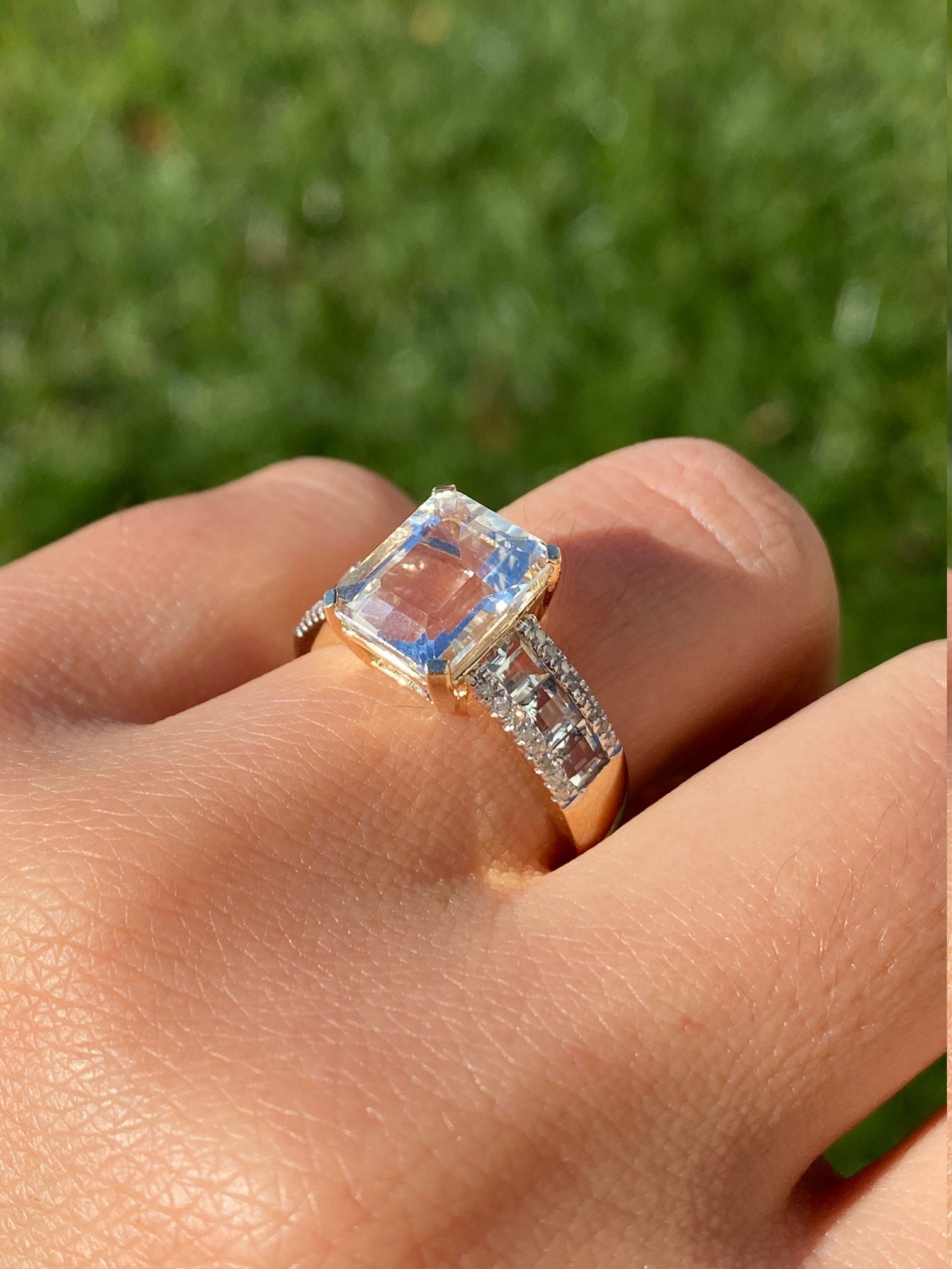 SOLD - The Waddon: Ladies Yellow Gold Cocktail Ring set with 3.50 CT Aquamarine and Diamonds - Image 8