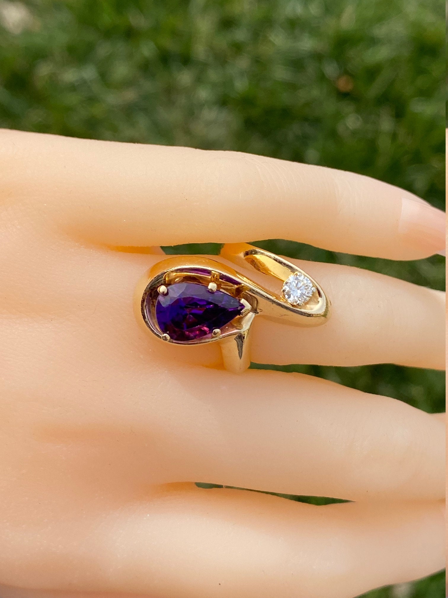 SOLD - The Mt Juliet: Ladies 14K Mid Century Modern Amethyst and Diamond Cocktail Ring - Image 10