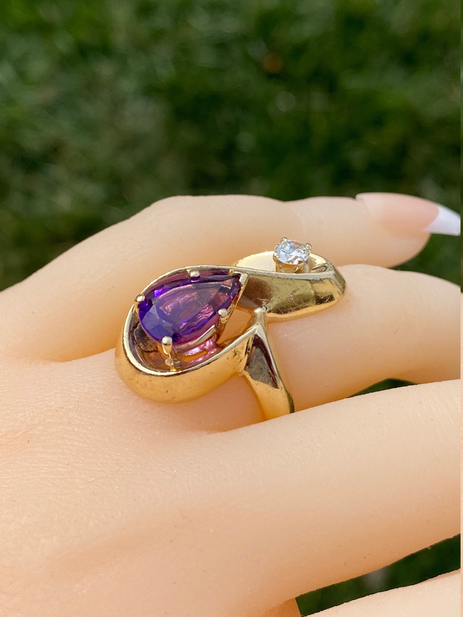 SOLD - The Mt Juliet: Ladies 14K Mid Century Modern Amethyst and Diamond Cocktail Ring - Image 9