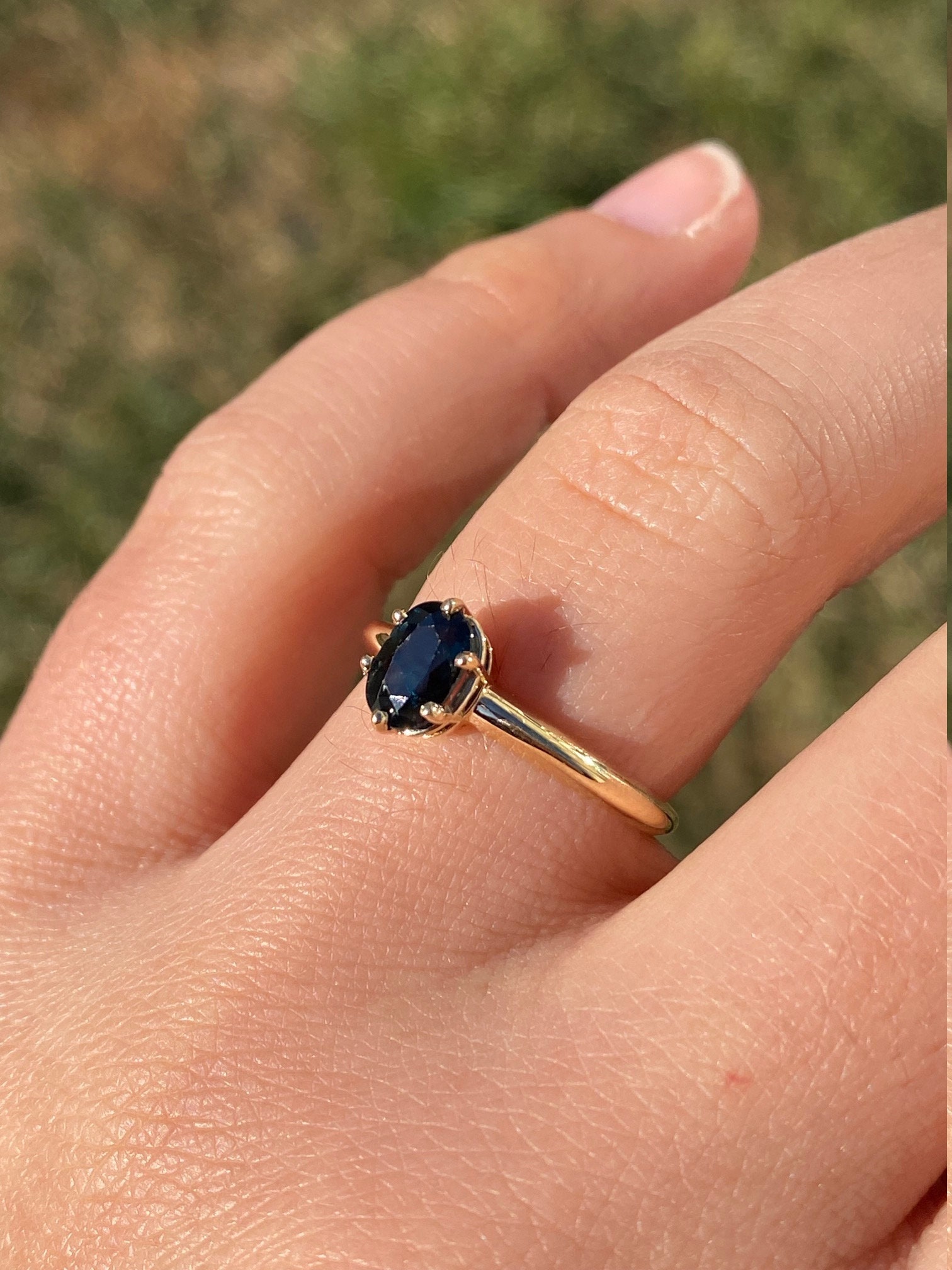The Oatley: Midnight Blue Sapphire Ring in Yellow Gold - Image 9