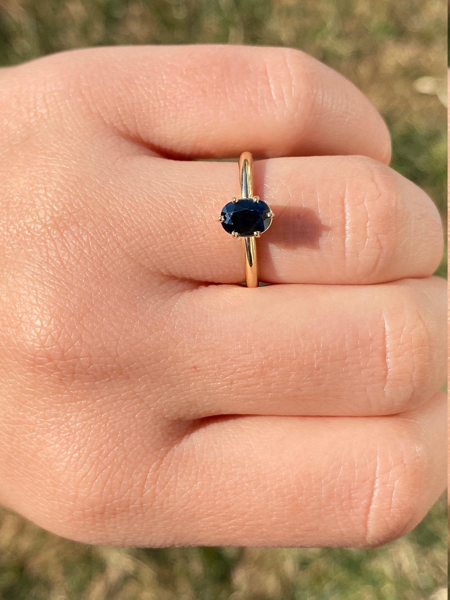 The Oatley: Midnight Blue Sapphire Ring in Yellow Gold - Image 10