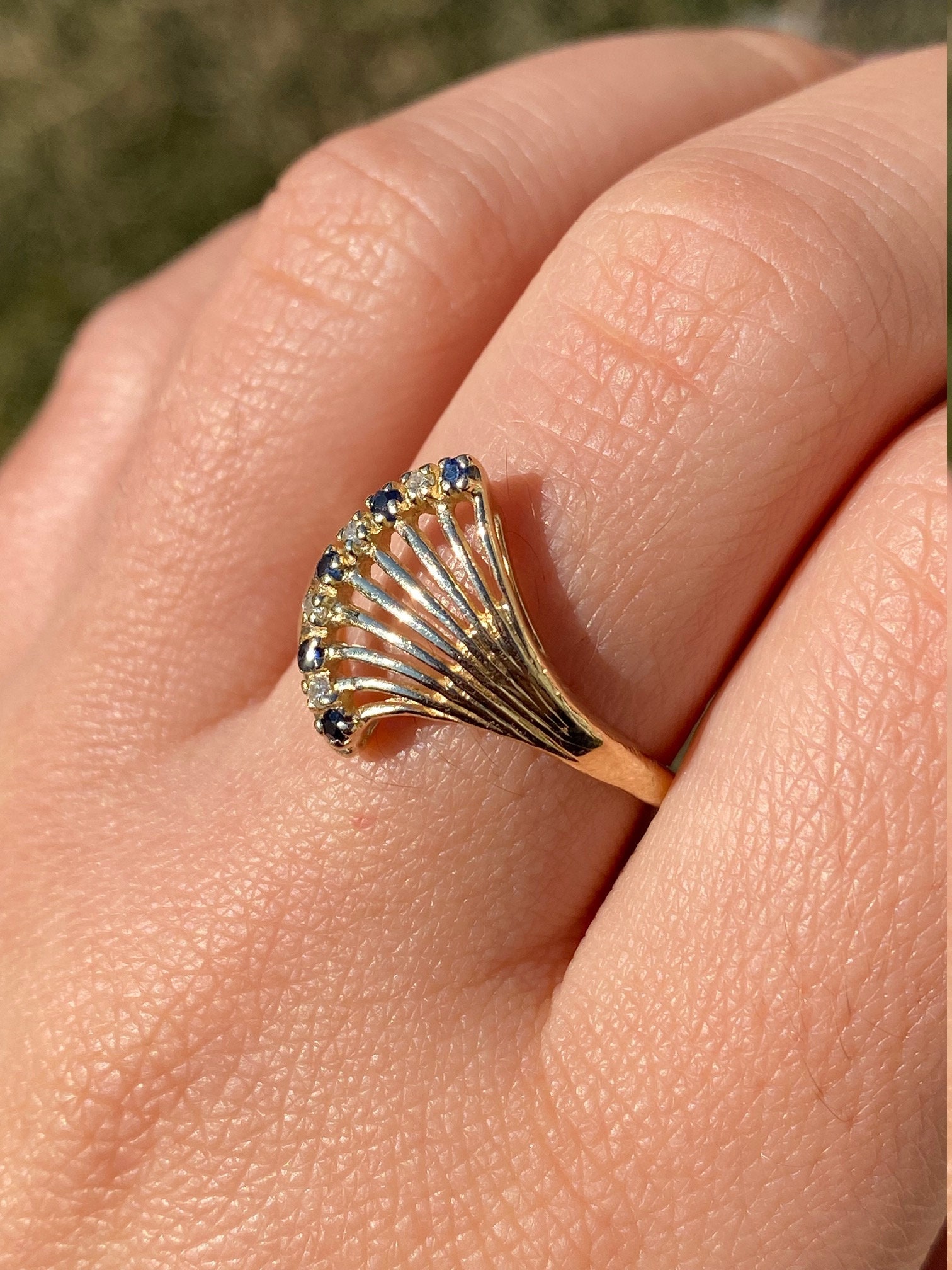The Busselton: Vintage Sapphire and Diamond Peacock Fan Ring - Image 9