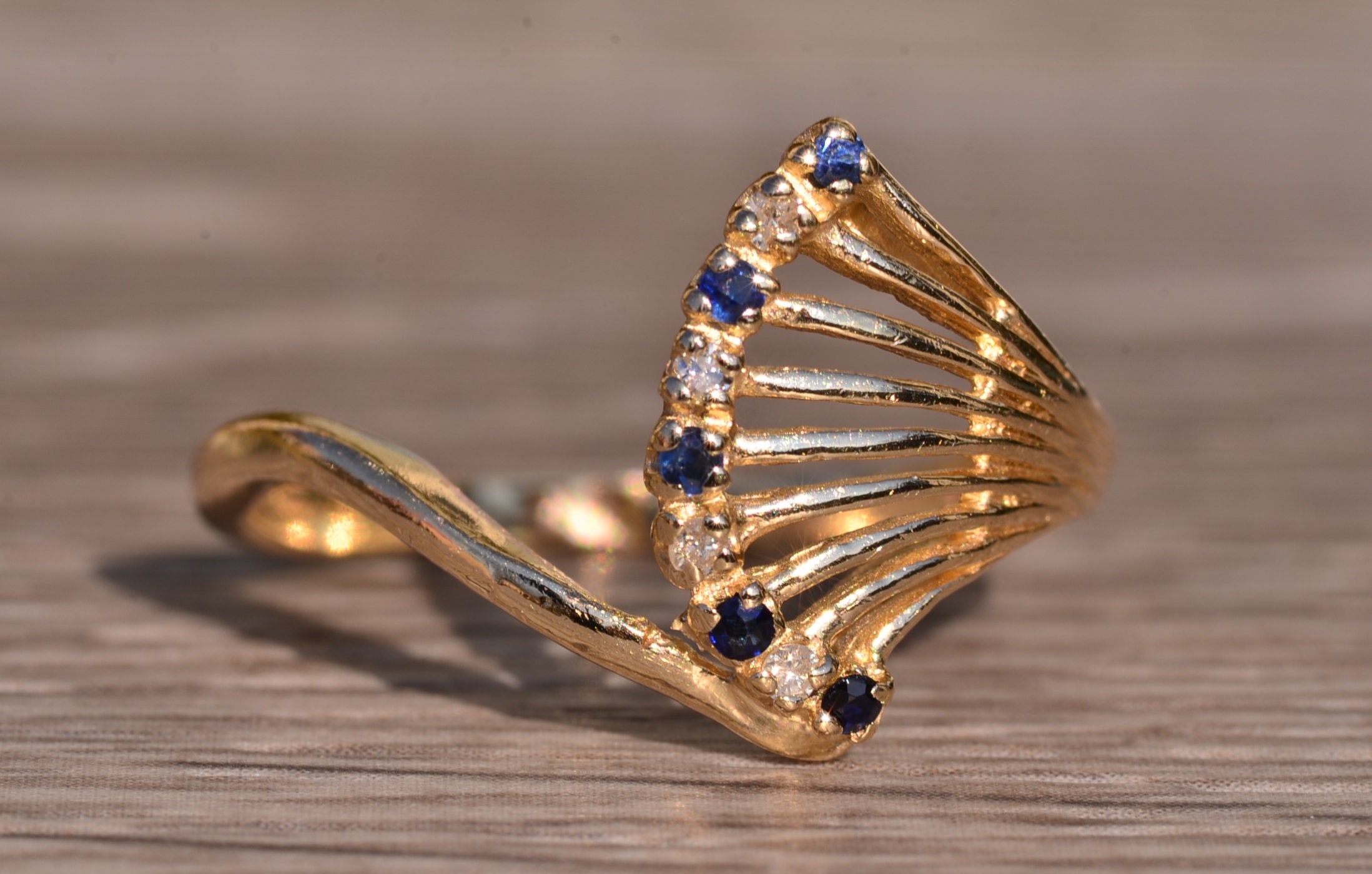 The Busselton: Vintage Sapphire and Diamond Peacock Fan Ring - Image 6