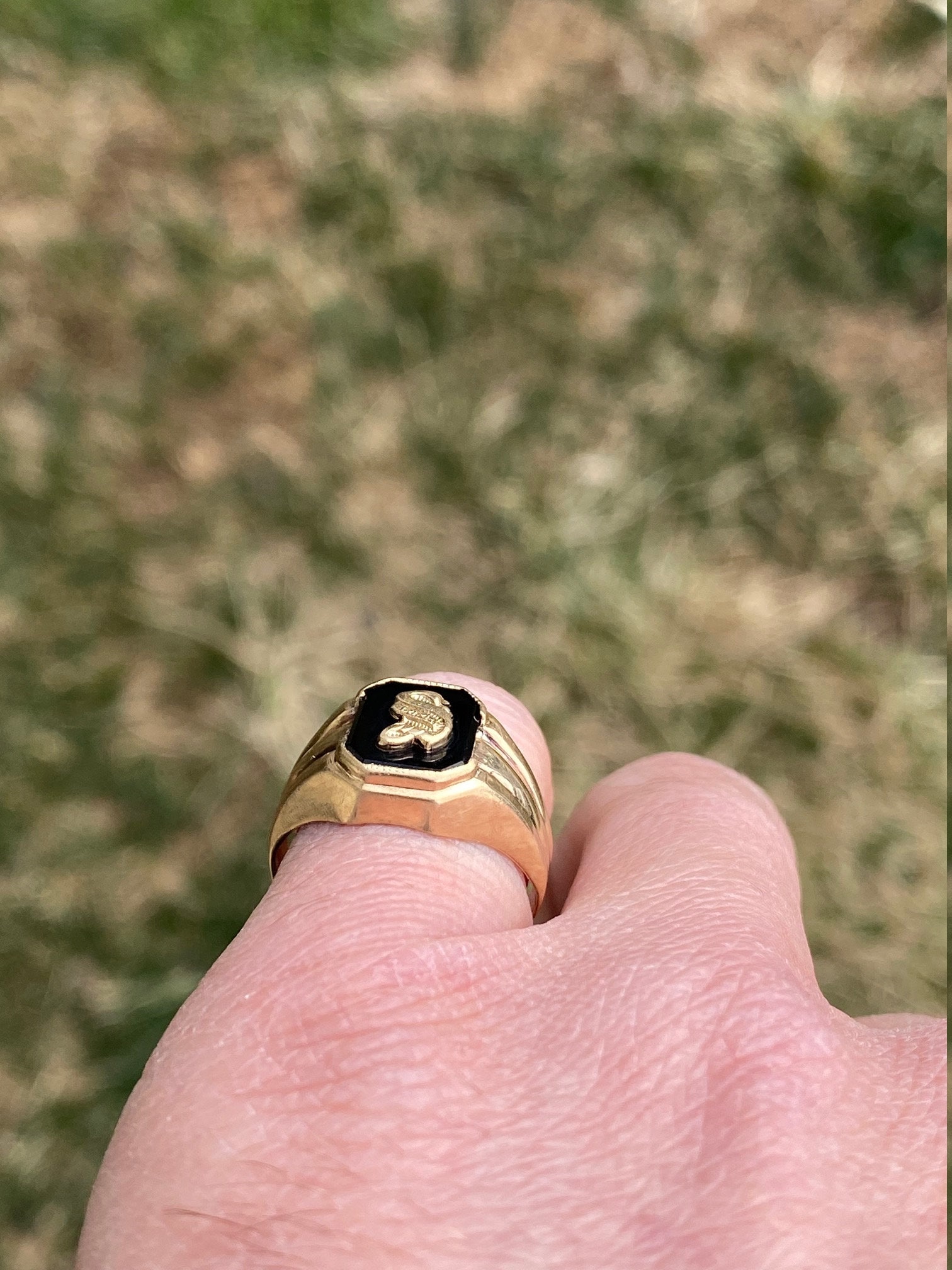 SOLD - The Retro S: Vintage Onyx Ring with Scripted S - Image 10