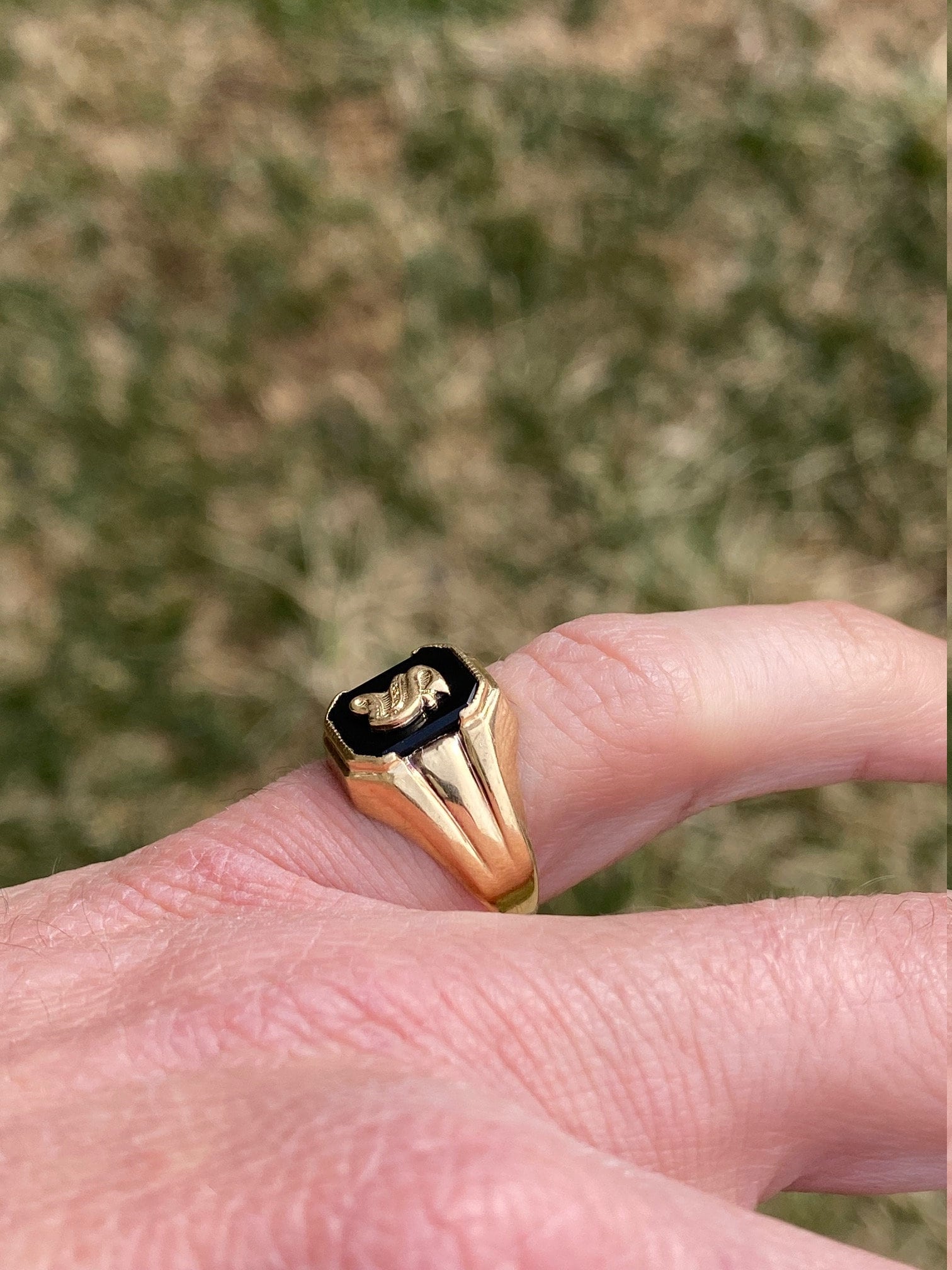 SOLD - The Retro S: Vintage Onyx Ring with Scripted S - Image 9