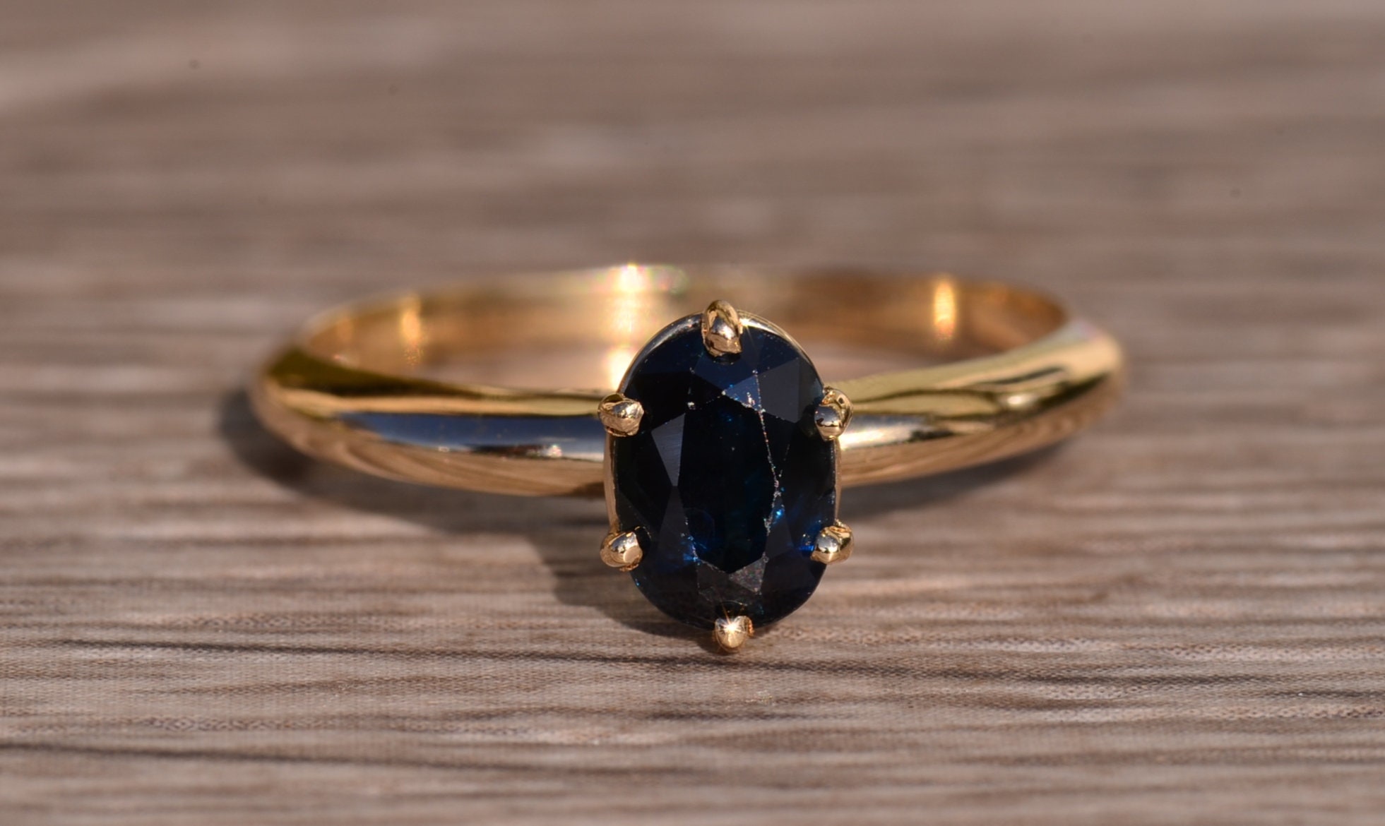 The Oatley: Midnight Blue Sapphire Ring in Yellow Gold - Image 2