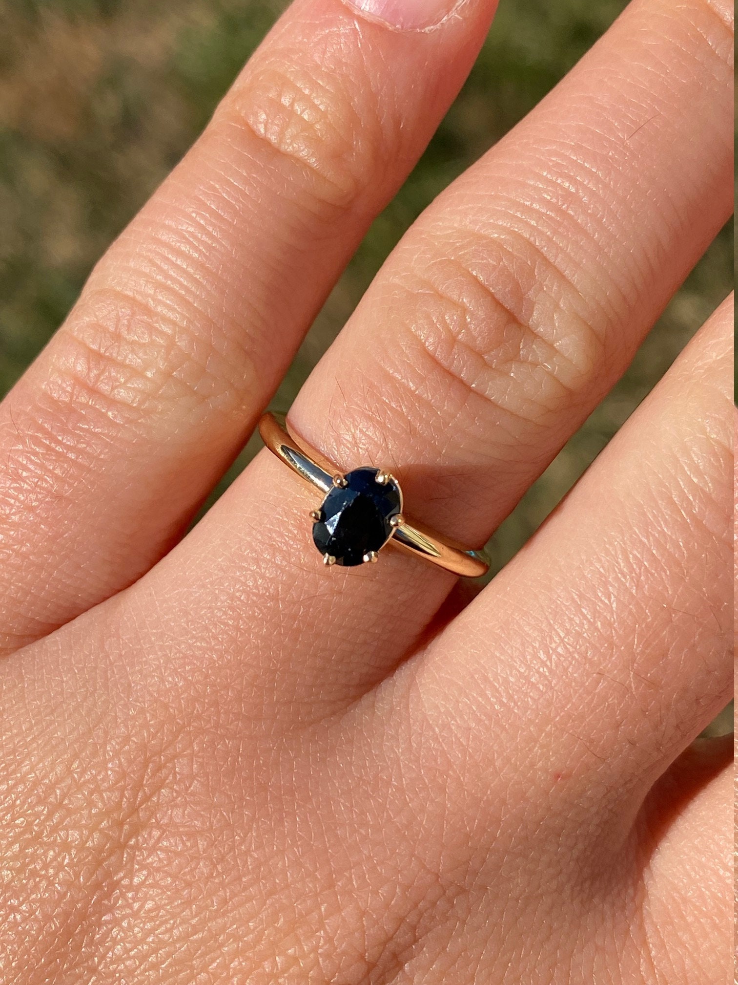 The Oatley: Midnight Blue Sapphire Ring in Yellow Gold - Image 8