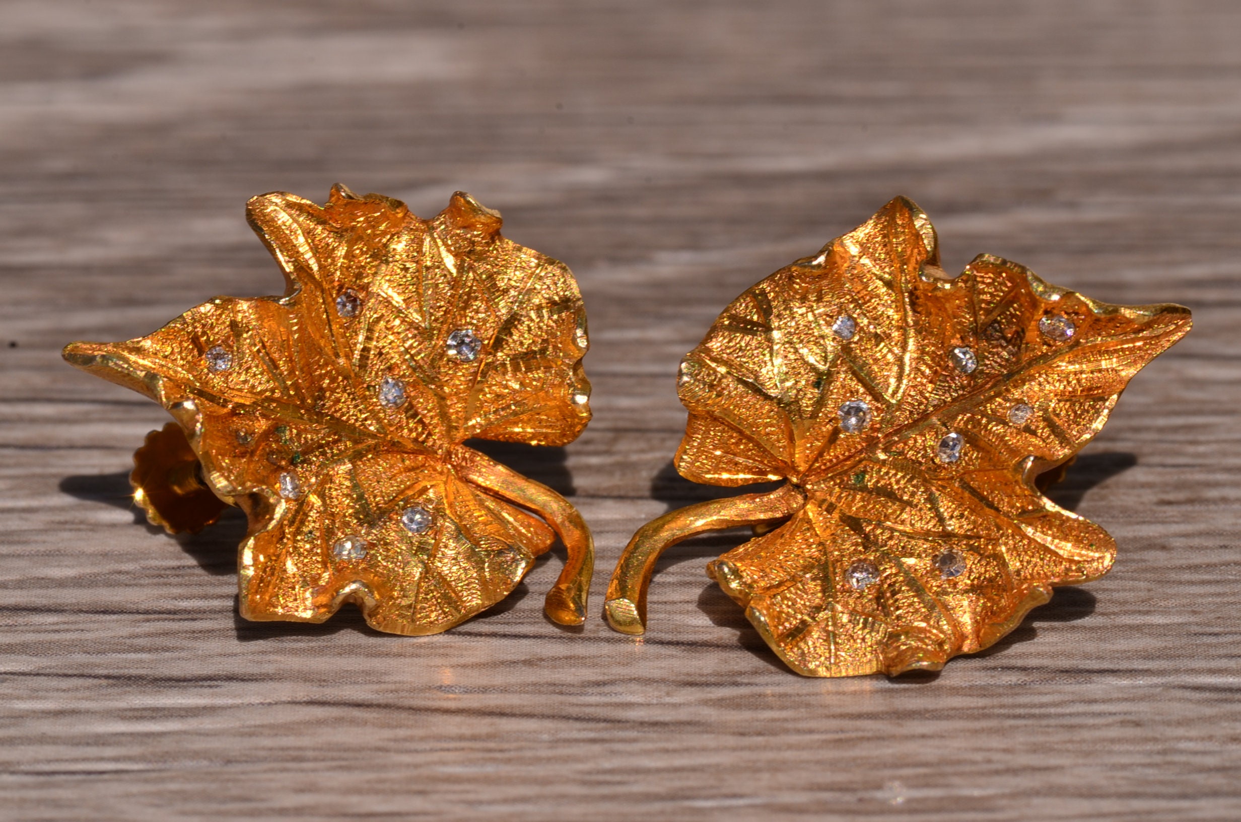 SOLD - The Leaves: Graceful Leaf earrings with Diamonds - Image 2