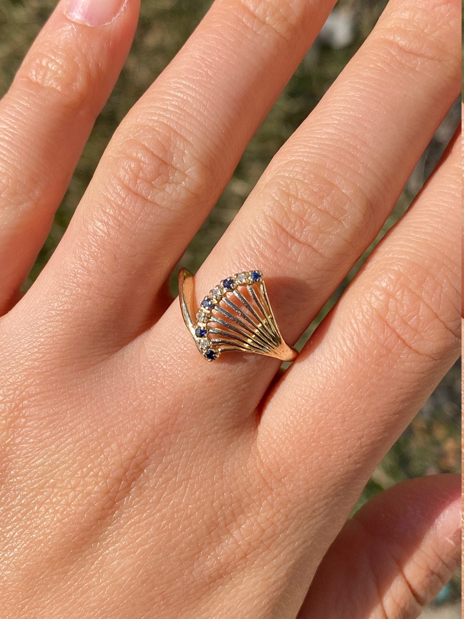 The Busselton: Vintage Sapphire and Diamond Peacock Fan Ring - Image 8