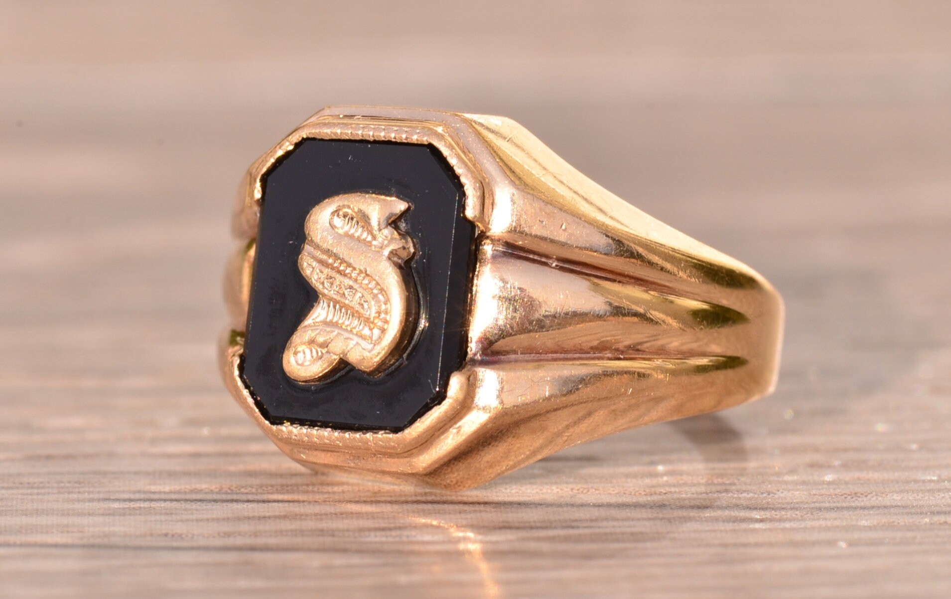 SOLD - The Retro S: Vintage Onyx Ring with Scripted S - Image 3