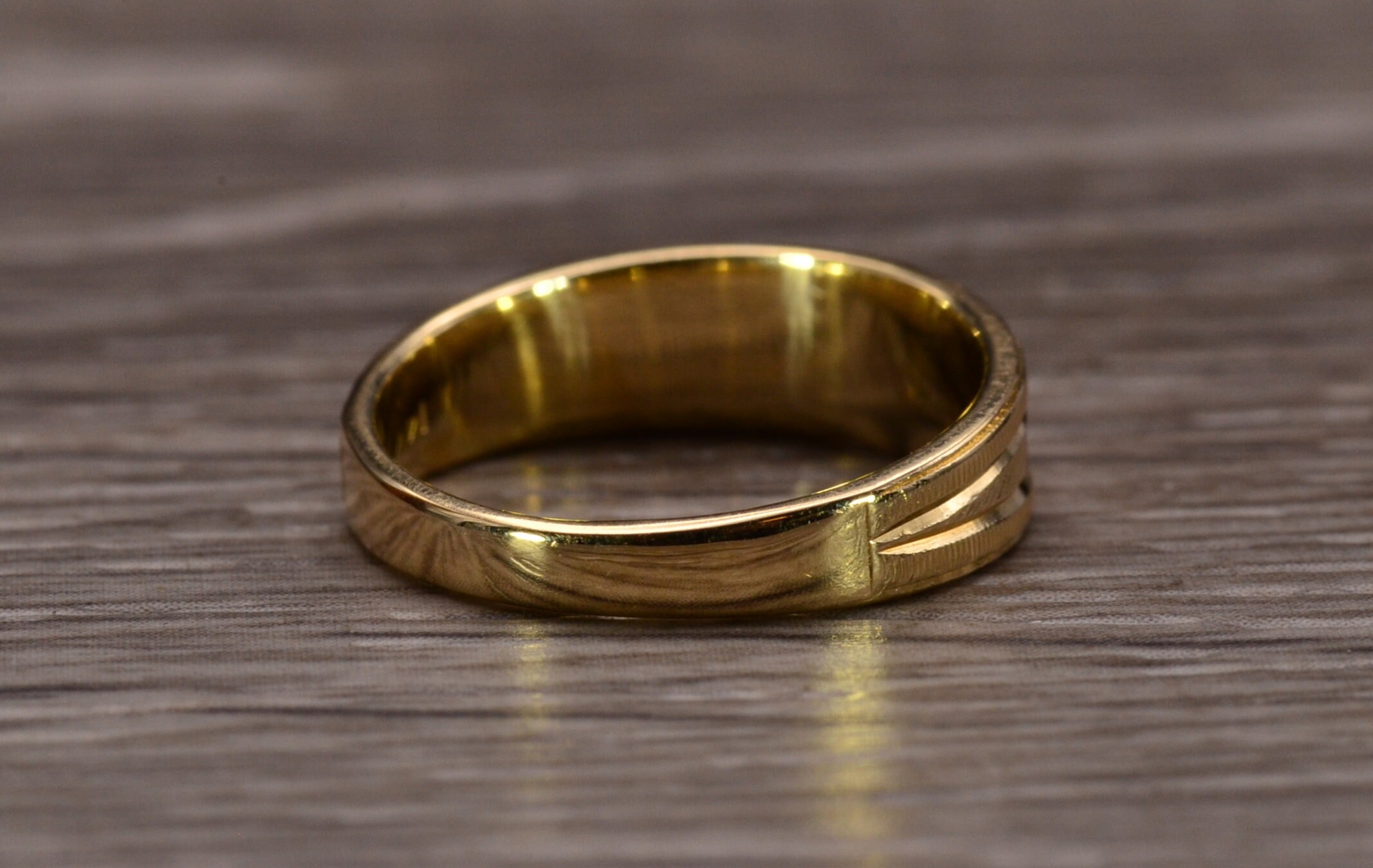 SOLD - The El Monte: Diamond Cut Faceted Band in Yellow Gold - Image 5