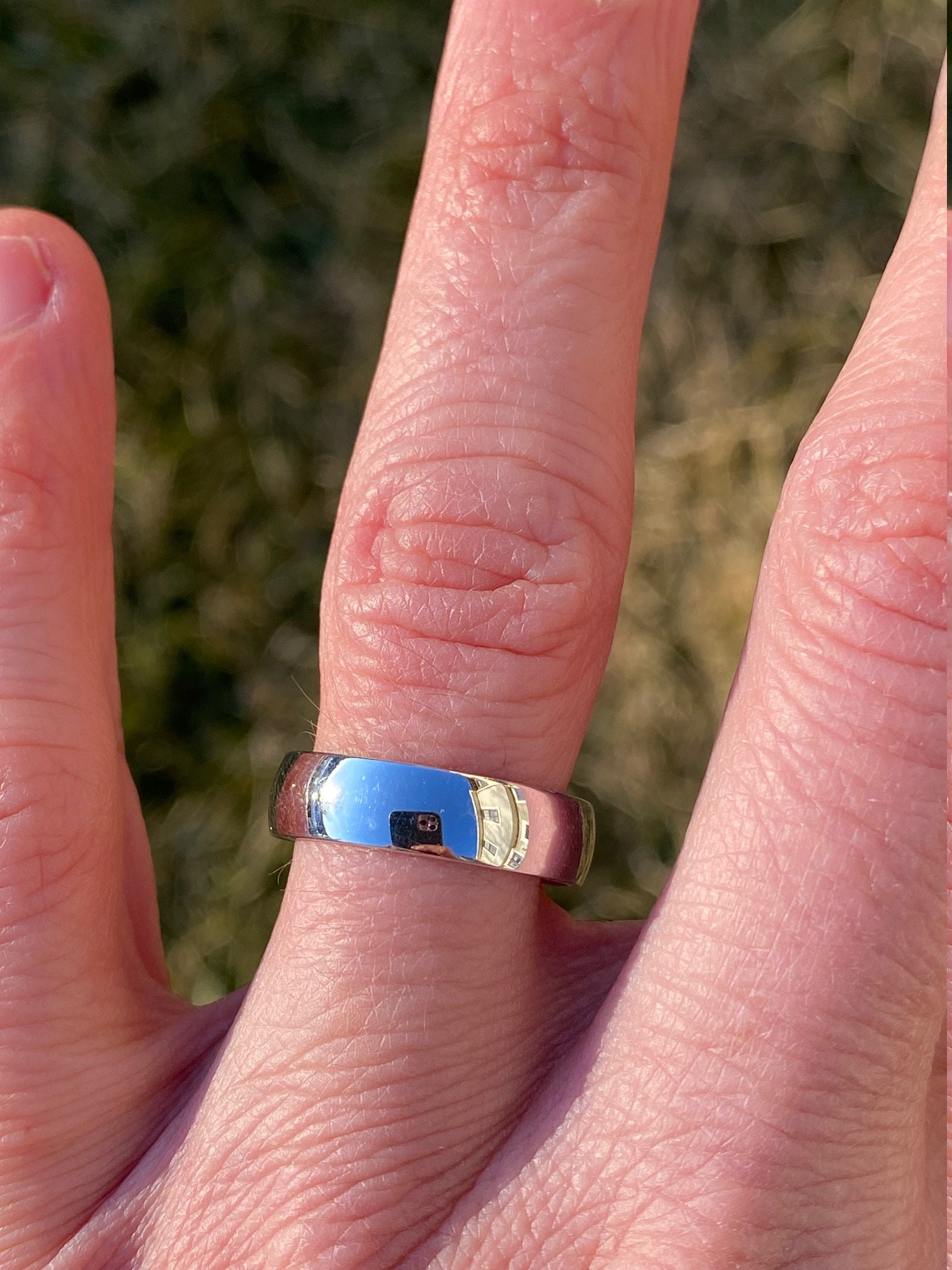 The Band: Men's White Gold Wedding Band - Image 4