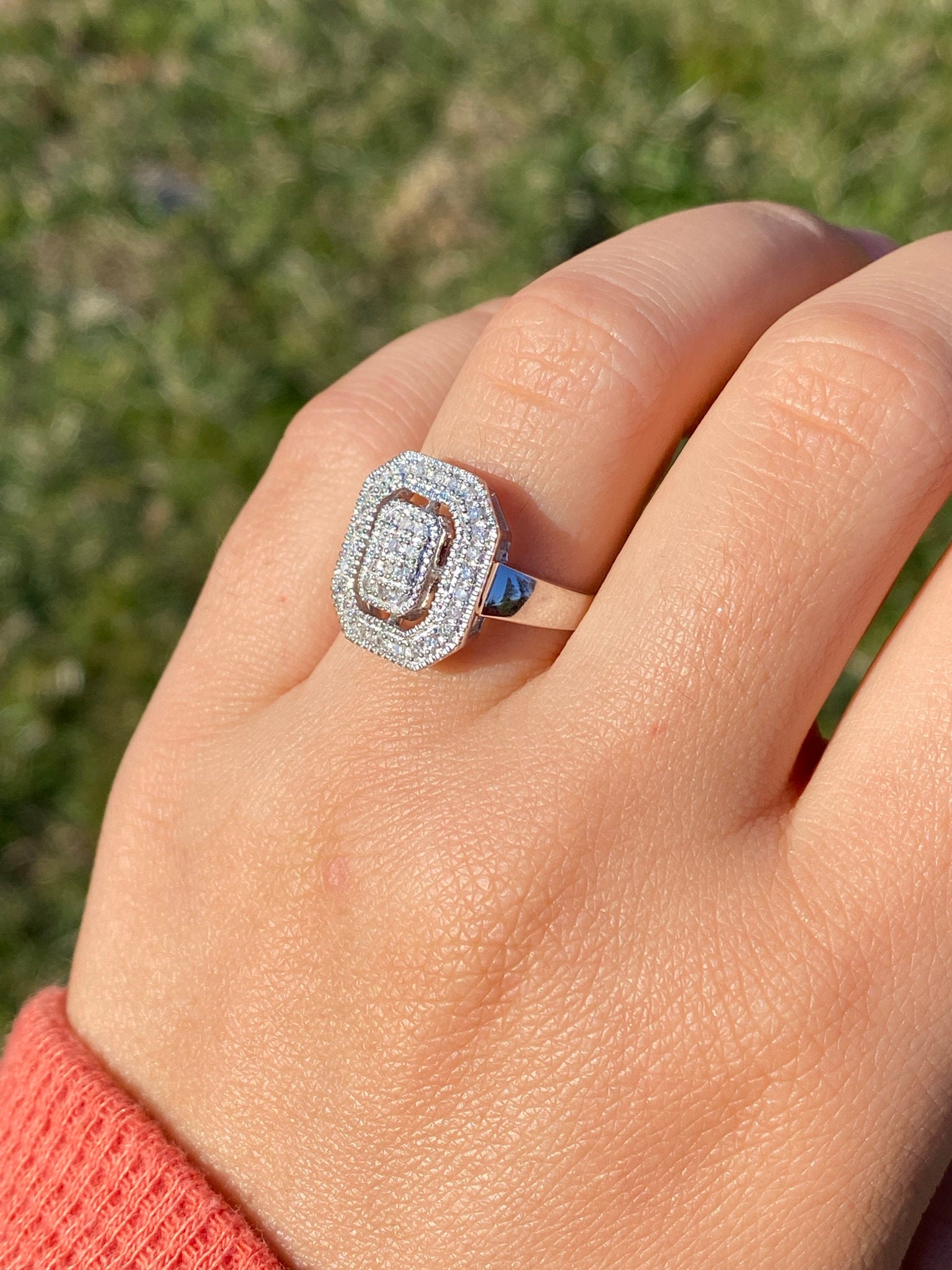 The Isla Vista: White Gold Diamond Halo Right Hand Ring - Image 10