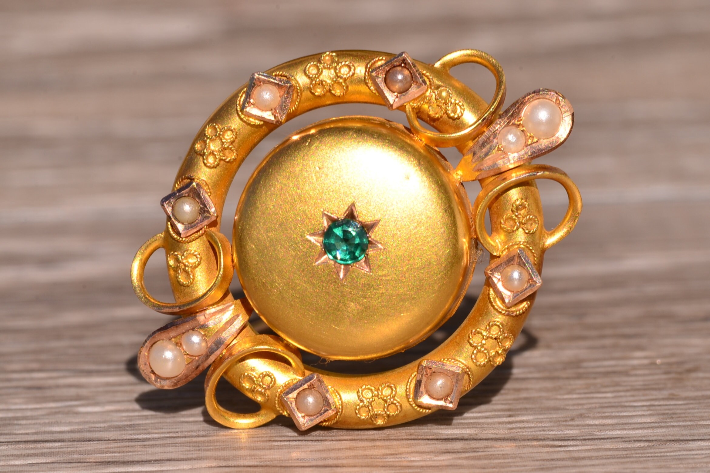 The Wyldwood: Antique late Georgian Early Victorian Yellow Gold Brooch Pendant - Image 2