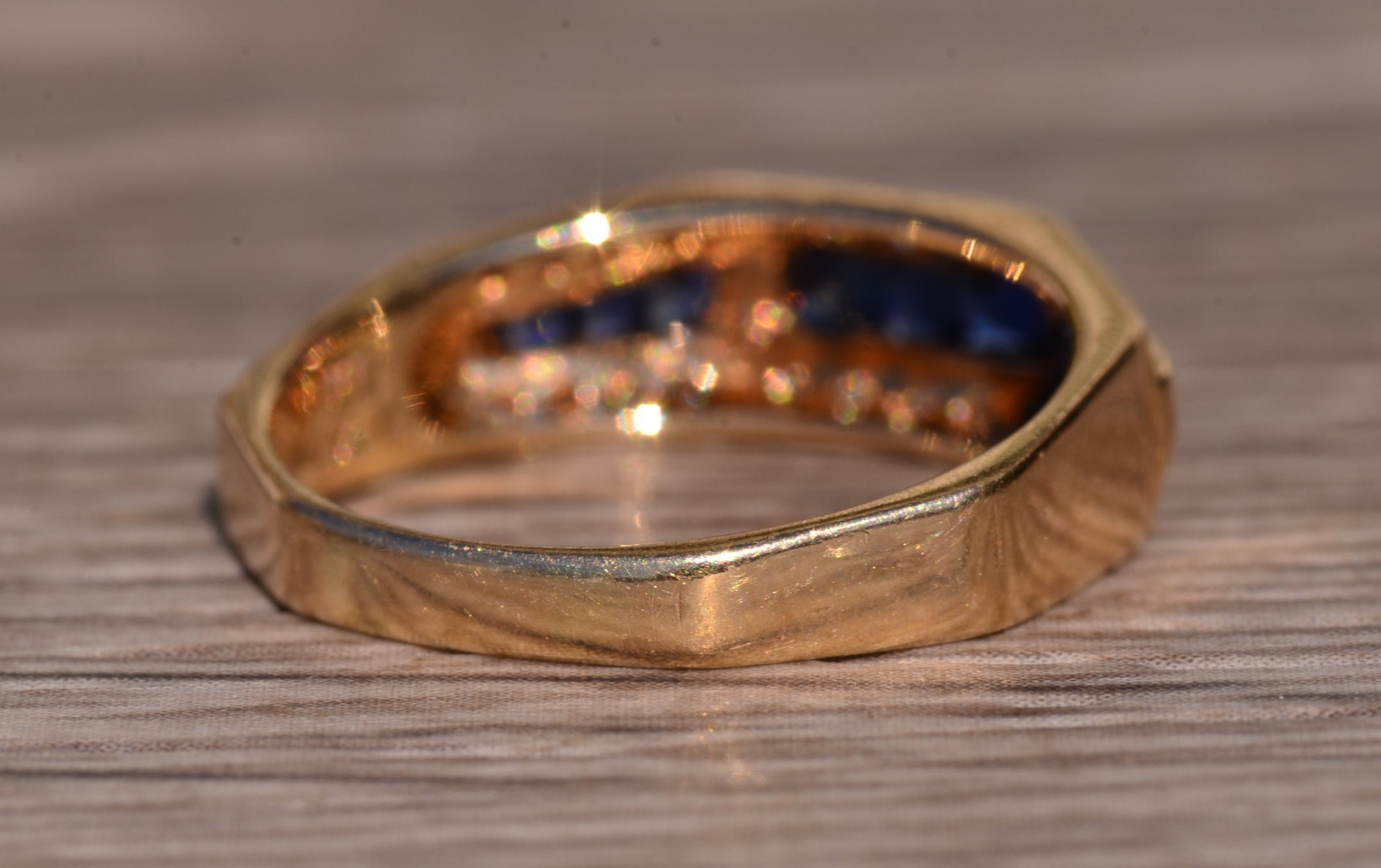 The Hye: Sapphire and Diamond Ring in Yellow Gold - Image 5