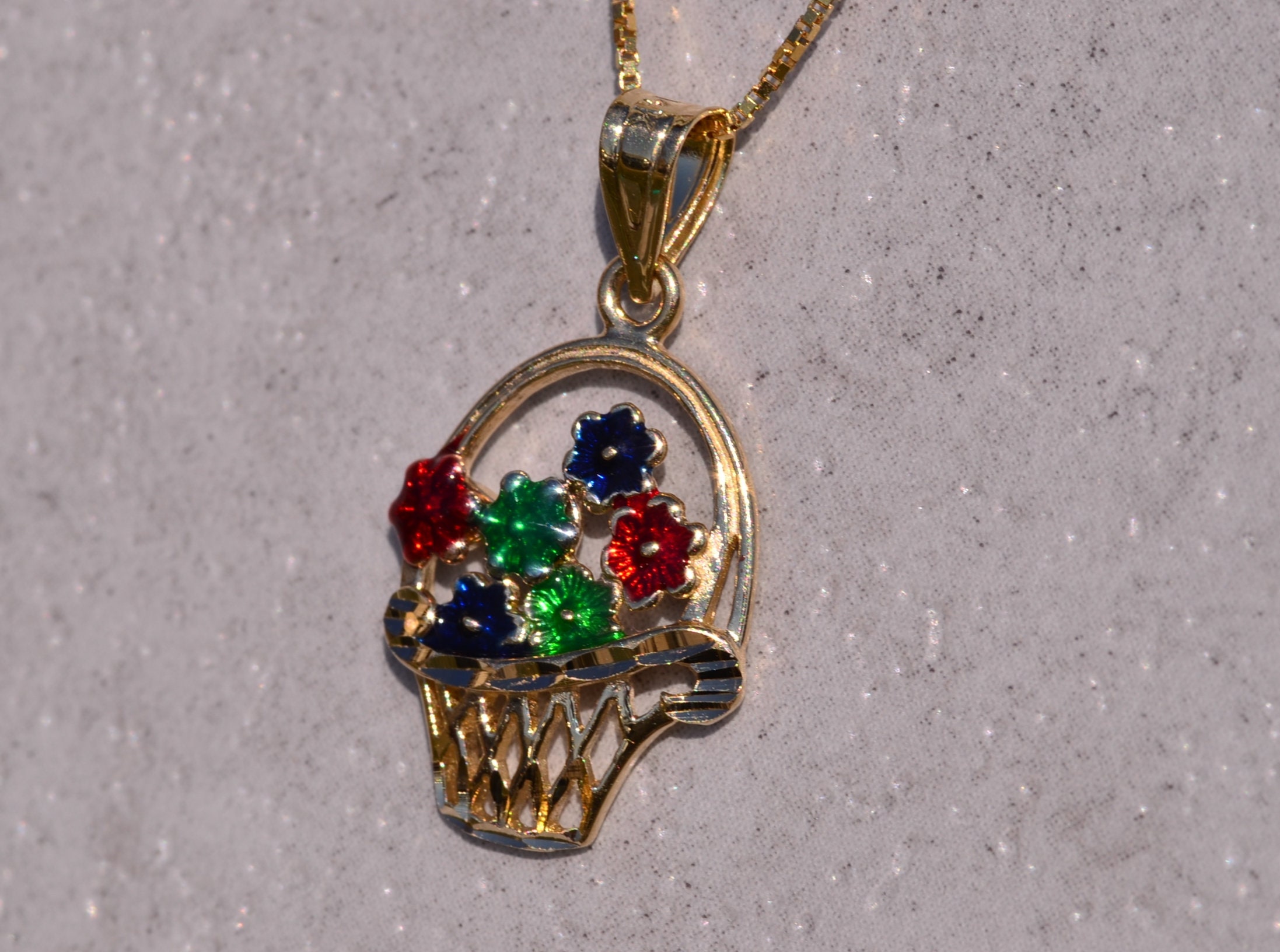 The Noack: Yellow Gold Flower Basket Pendant - Image 3