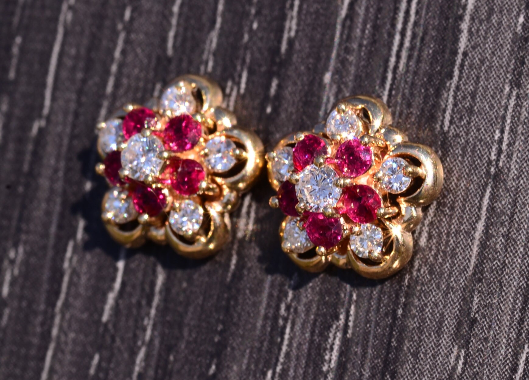 The Deluz: Floral Earrings Set with Rubies and Diamonds - Image 3