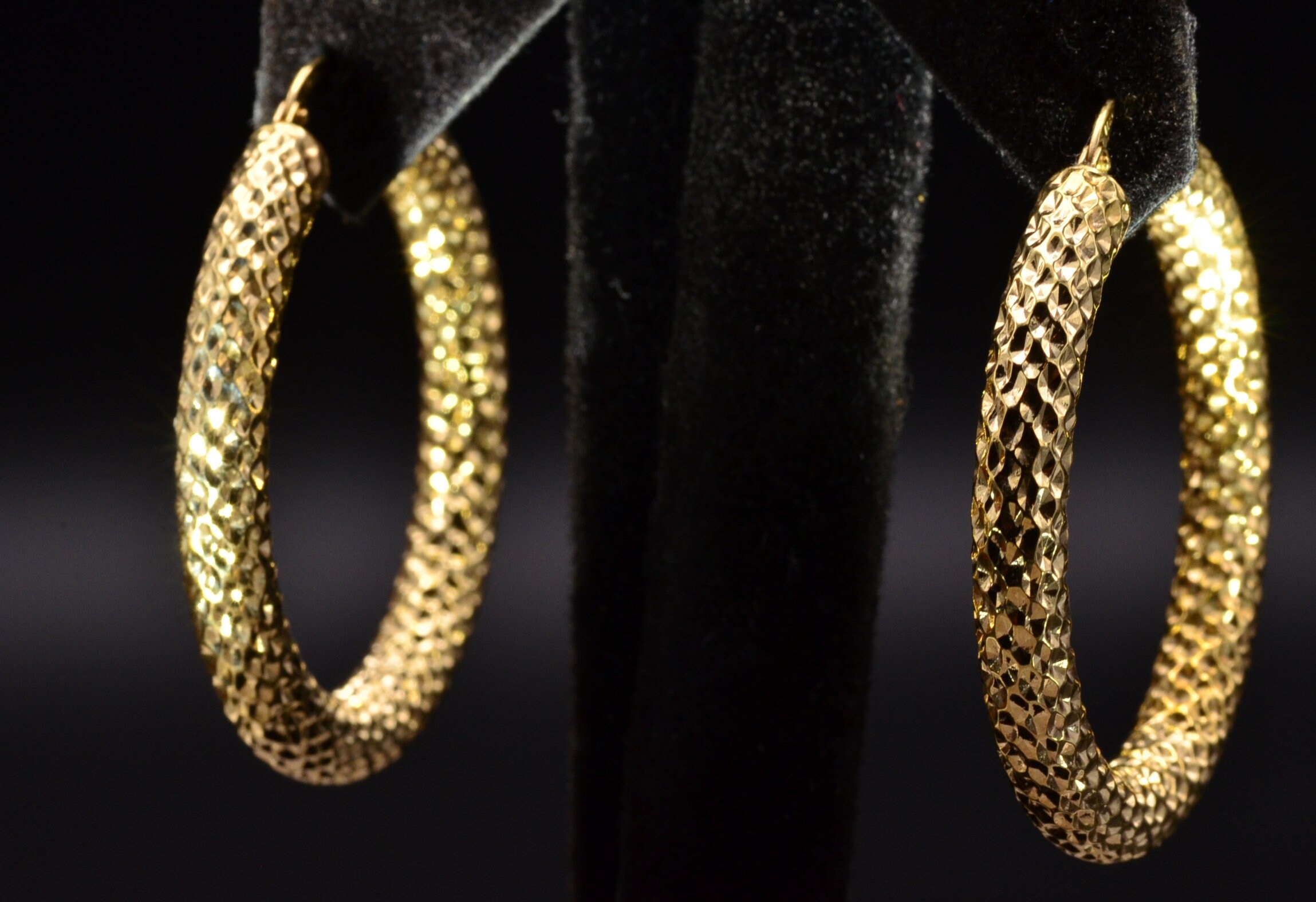 The Downey: Large Size Popcorn Textured Hoop Earrings in Yellow Gold - Image 3