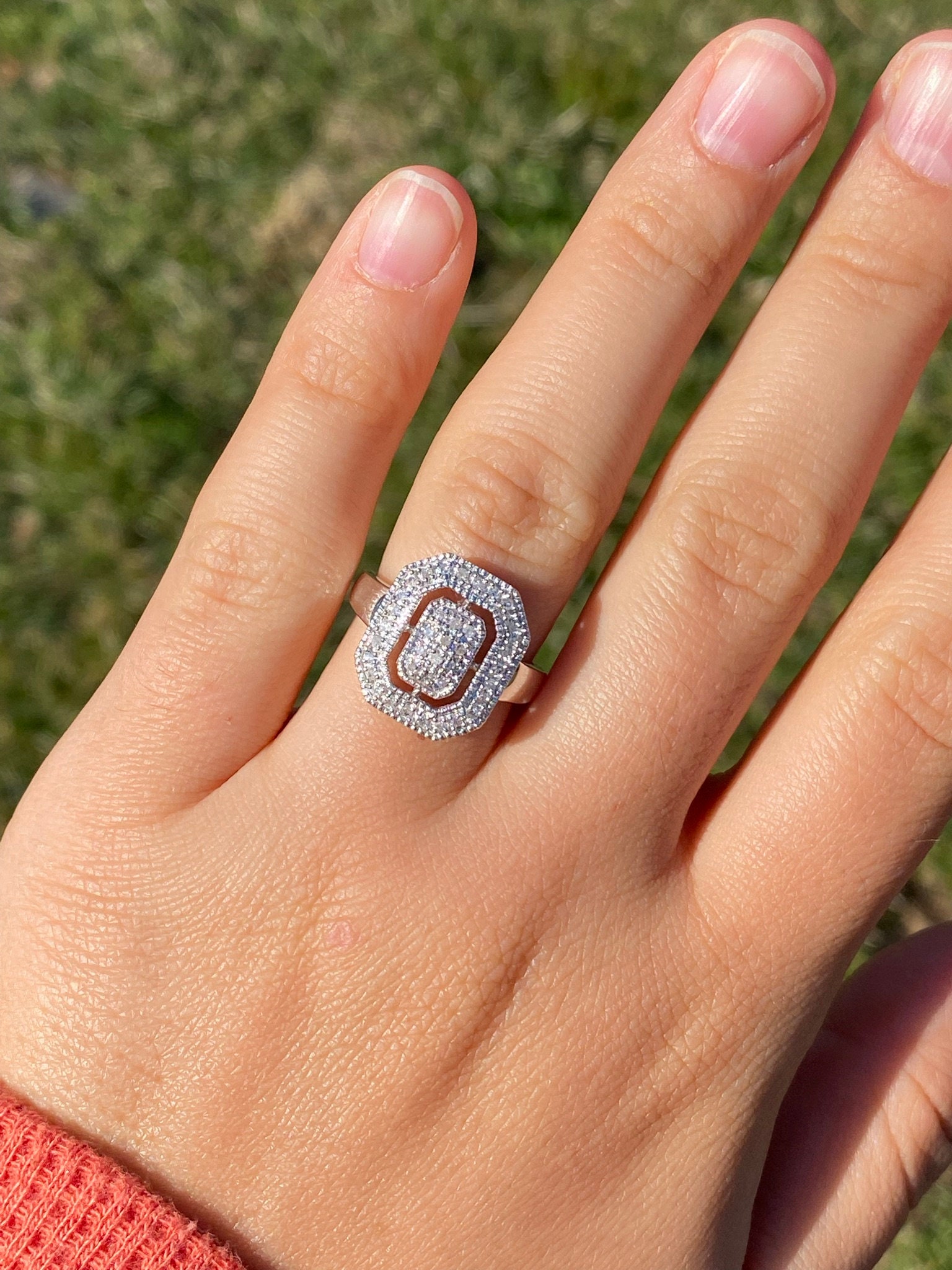 The Isla Vista: White Gold Diamond Halo Right Hand Ring - Image 9