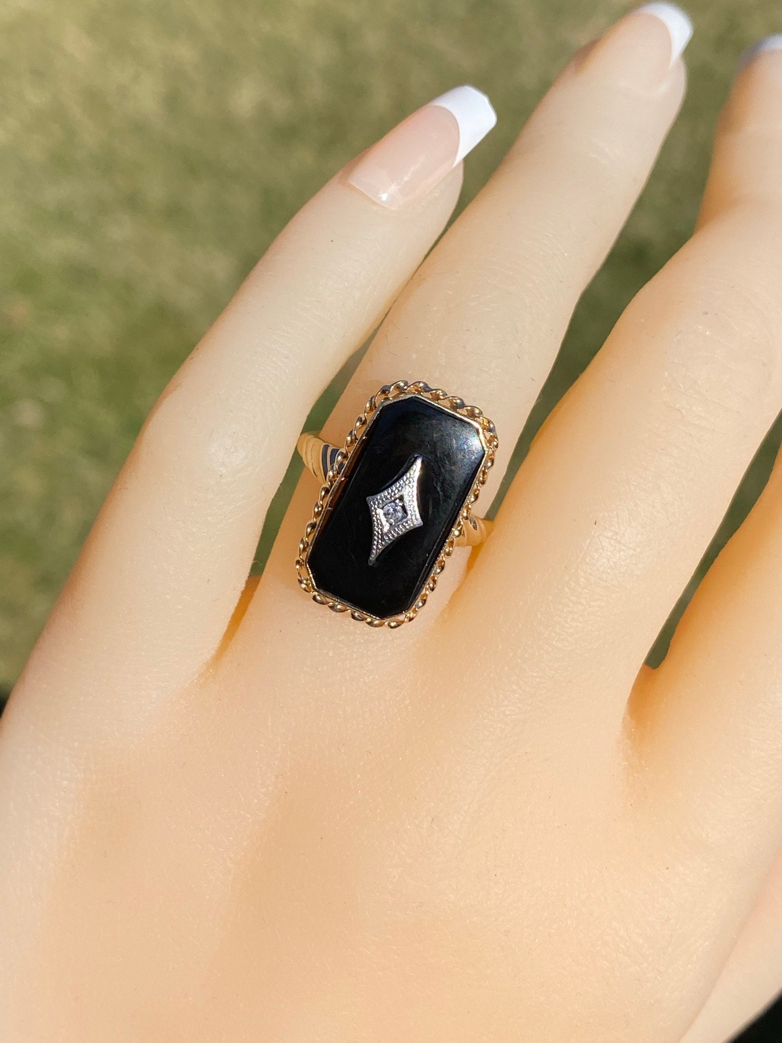 SOLD - The Posts: Vintage Yellow Gold Onyx And Diamond Ring - Image 8