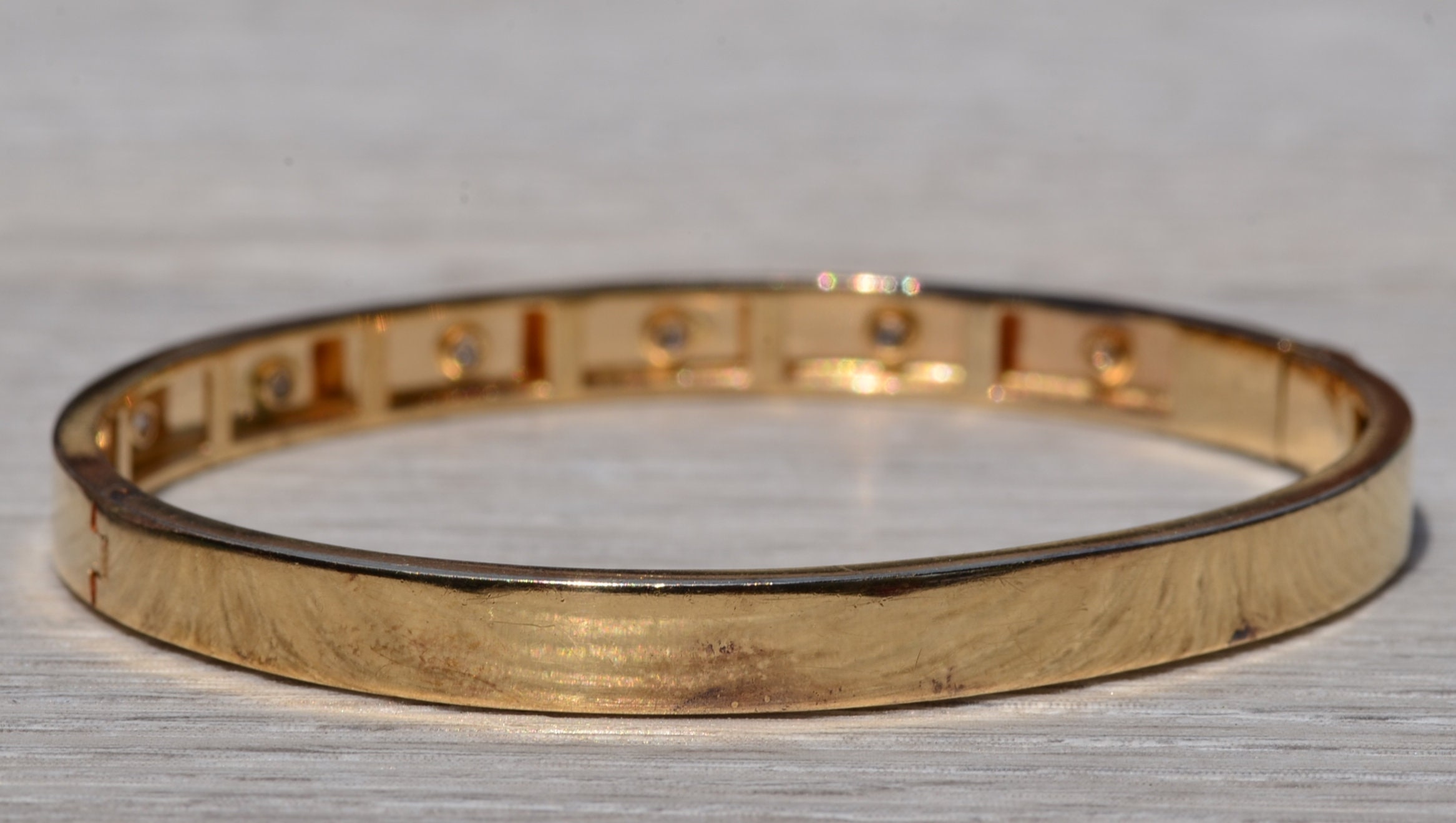 The Bakersfield: Yellow Gold Diamond Station Bangle - Image 4