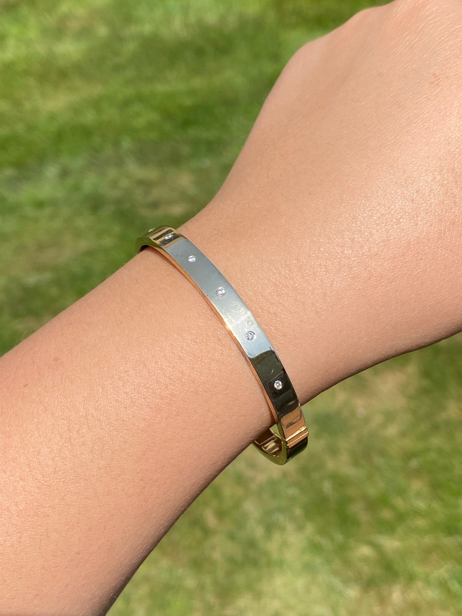 The Bakersfield: Yellow Gold Diamond Station Bangle - Image 10