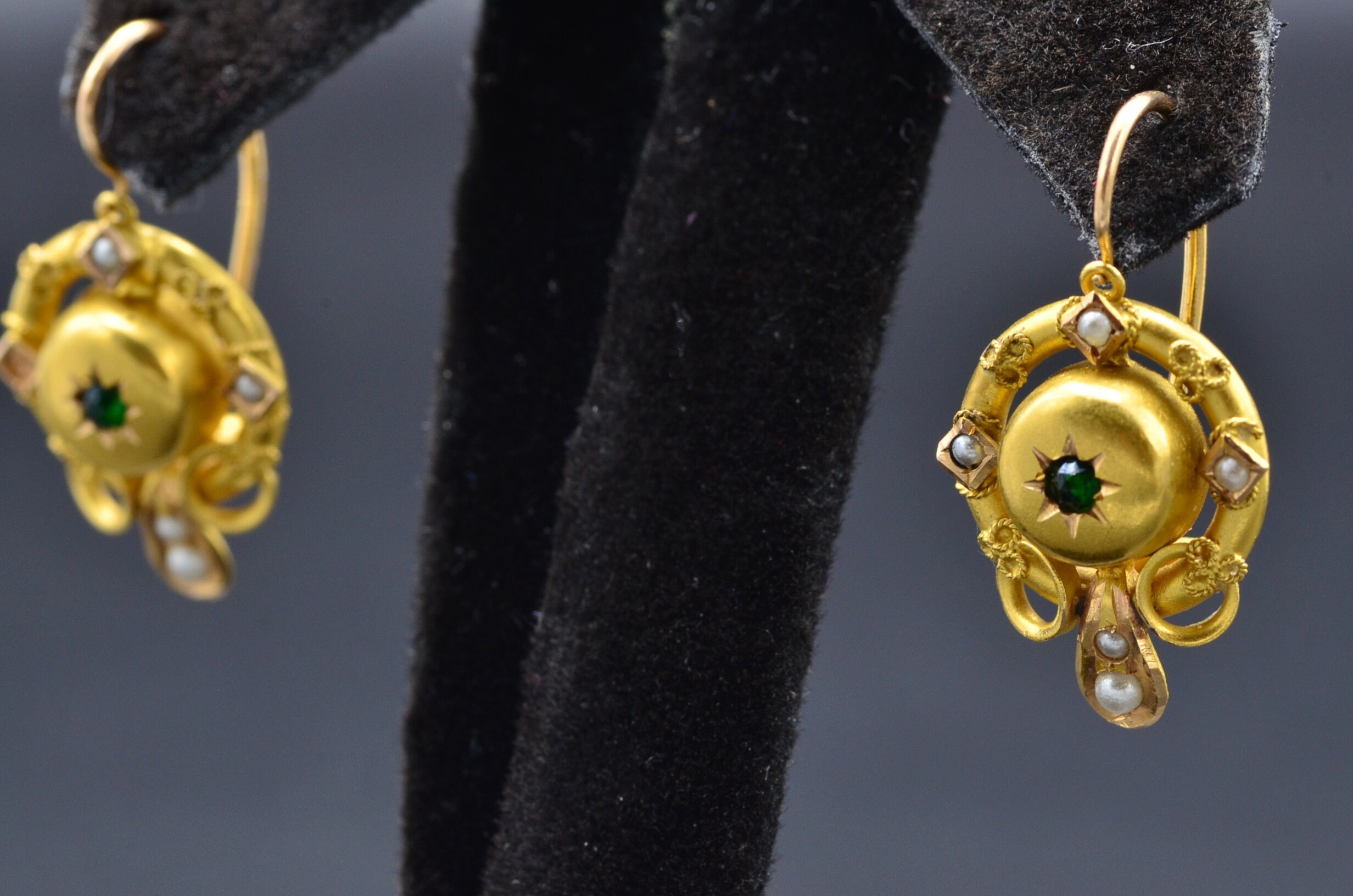 SOLD - The Winigans: Ladies Antique Late Georgian Early Victorian Gold Dangler Earrings - Image 5