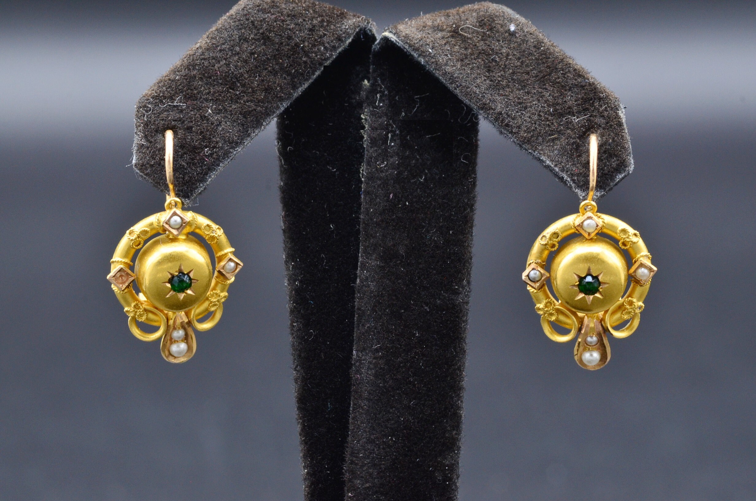 SOLD - The Winigans: Ladies Antique Late Georgian Early Victorian Gold Dangler Earrings - Image 2