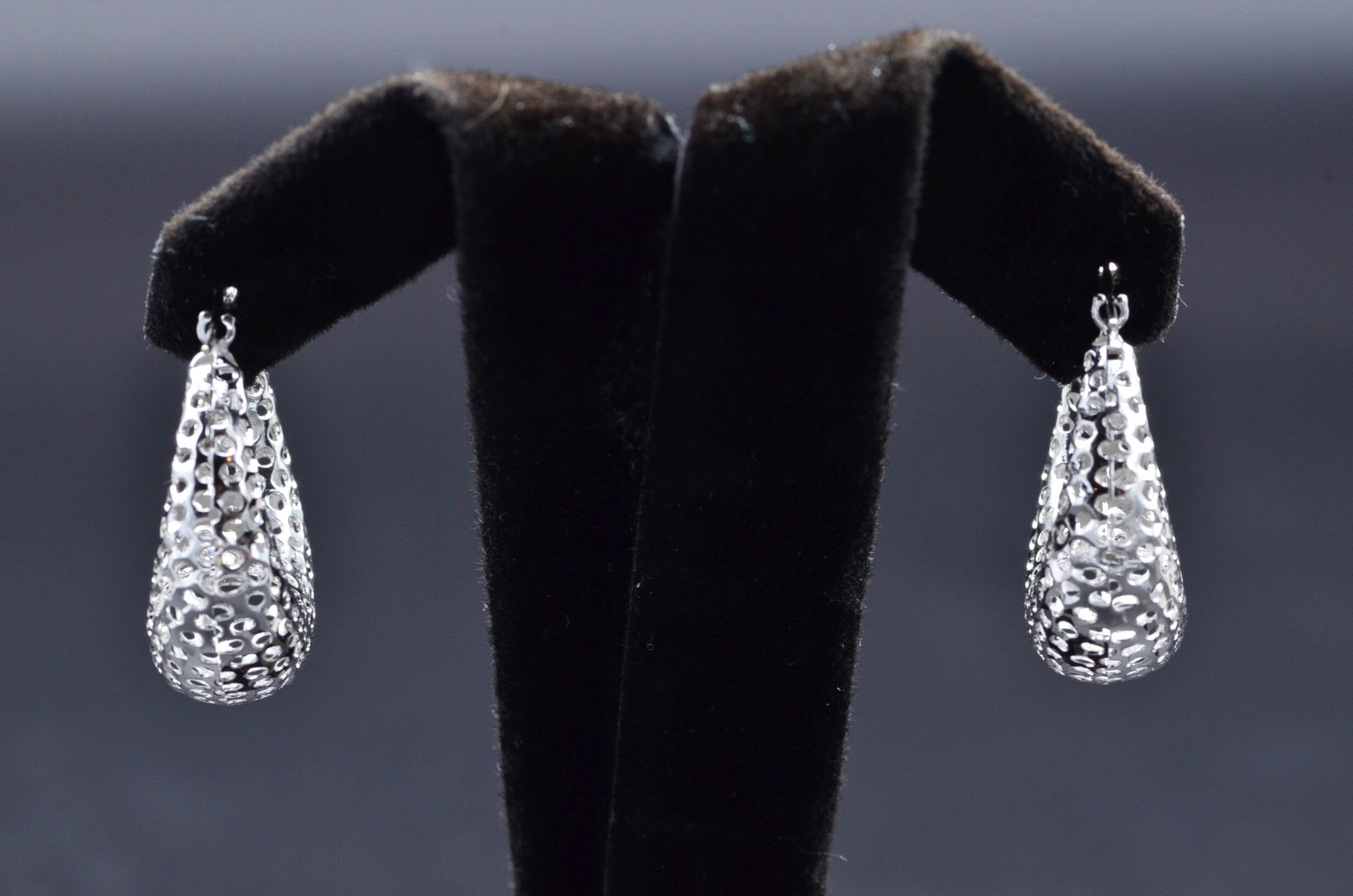 The Arbelas: Ladies 14K White Gold Diamond Cut Hollow Hoops - Image 6