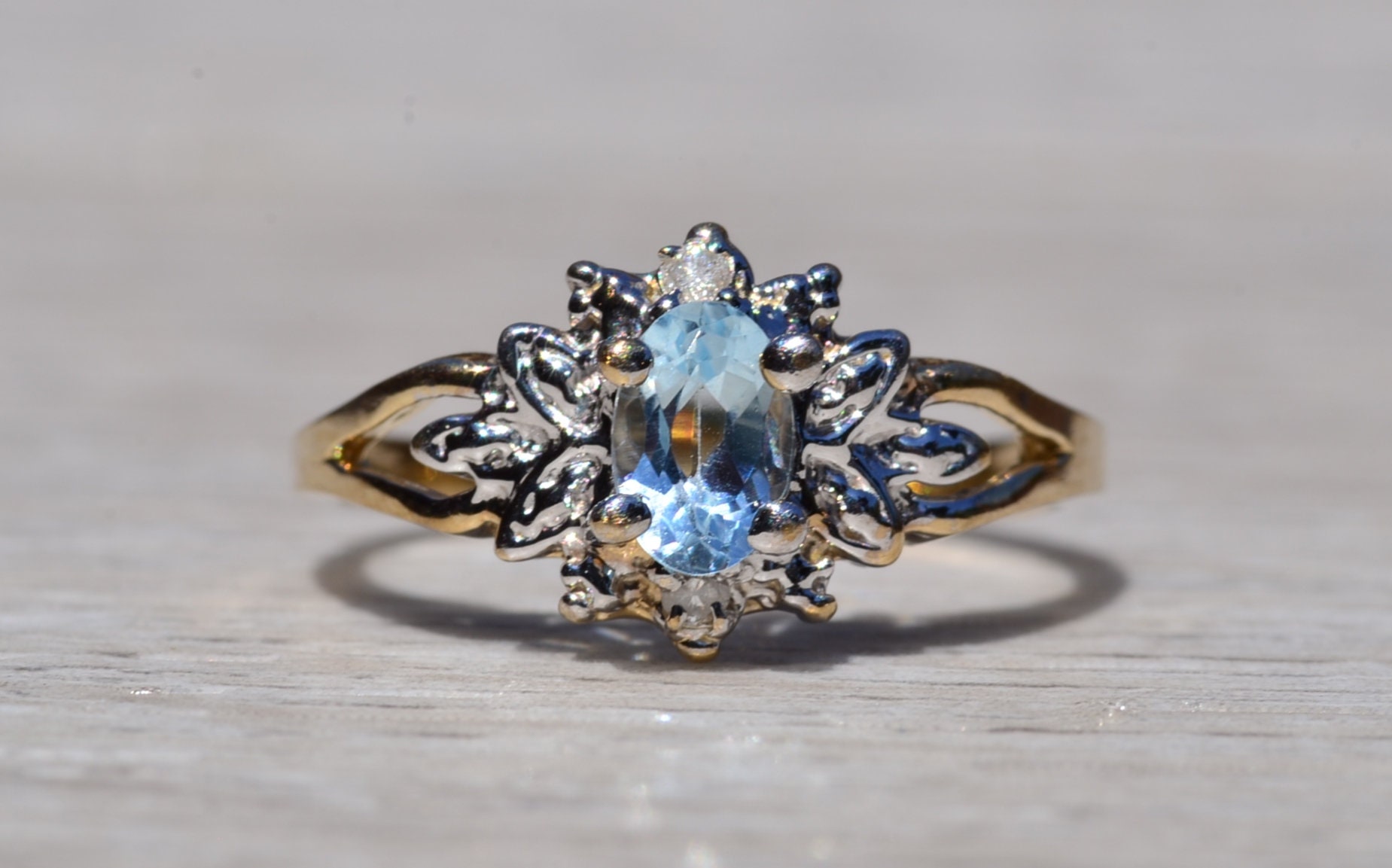 The Del Rey: Aquamarine and Diamond Ring in Yellow Gold - Image 7