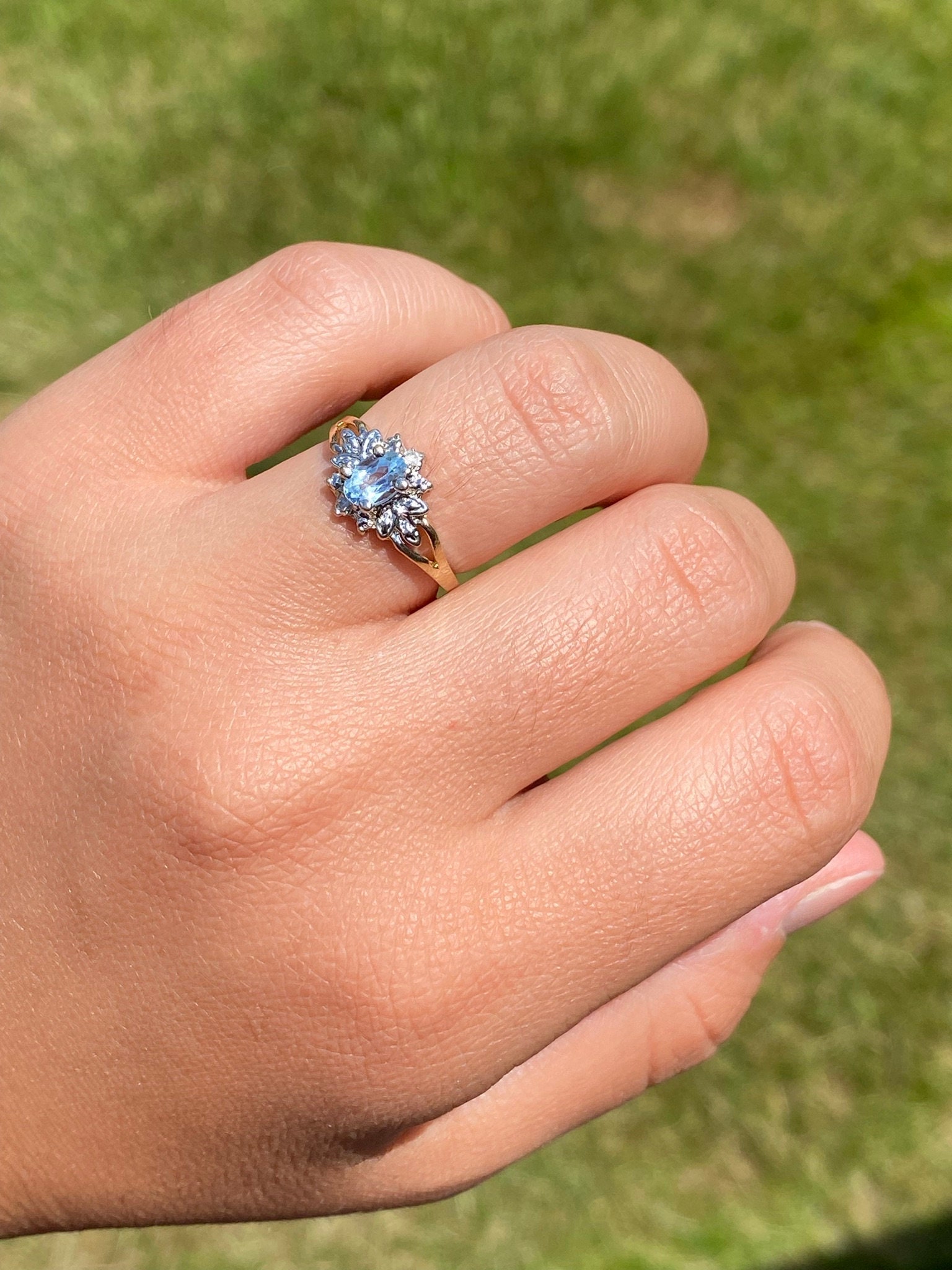 The Del Rey: Aquamarine and Diamond Ring in Yellow Gold - Image 10
