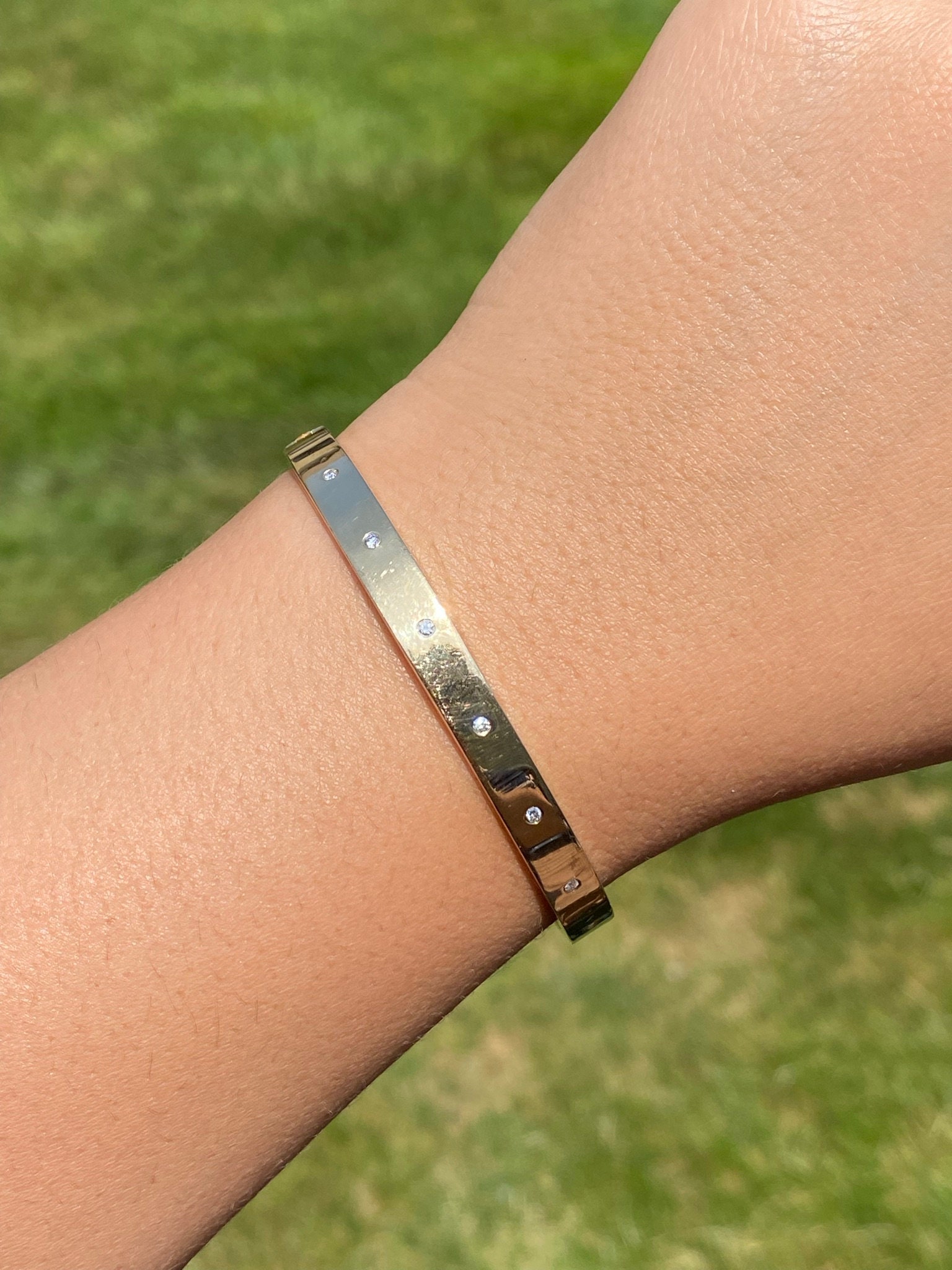 The Bakersfield: Yellow Gold Diamond Station Bangle - Image 8