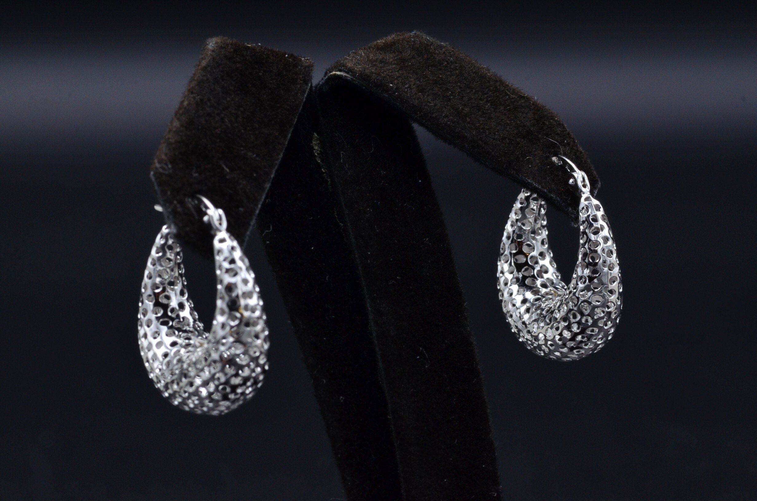 The Arbelas: Ladies 14K White Gold Diamond Cut Hollow Hoops - Image 3