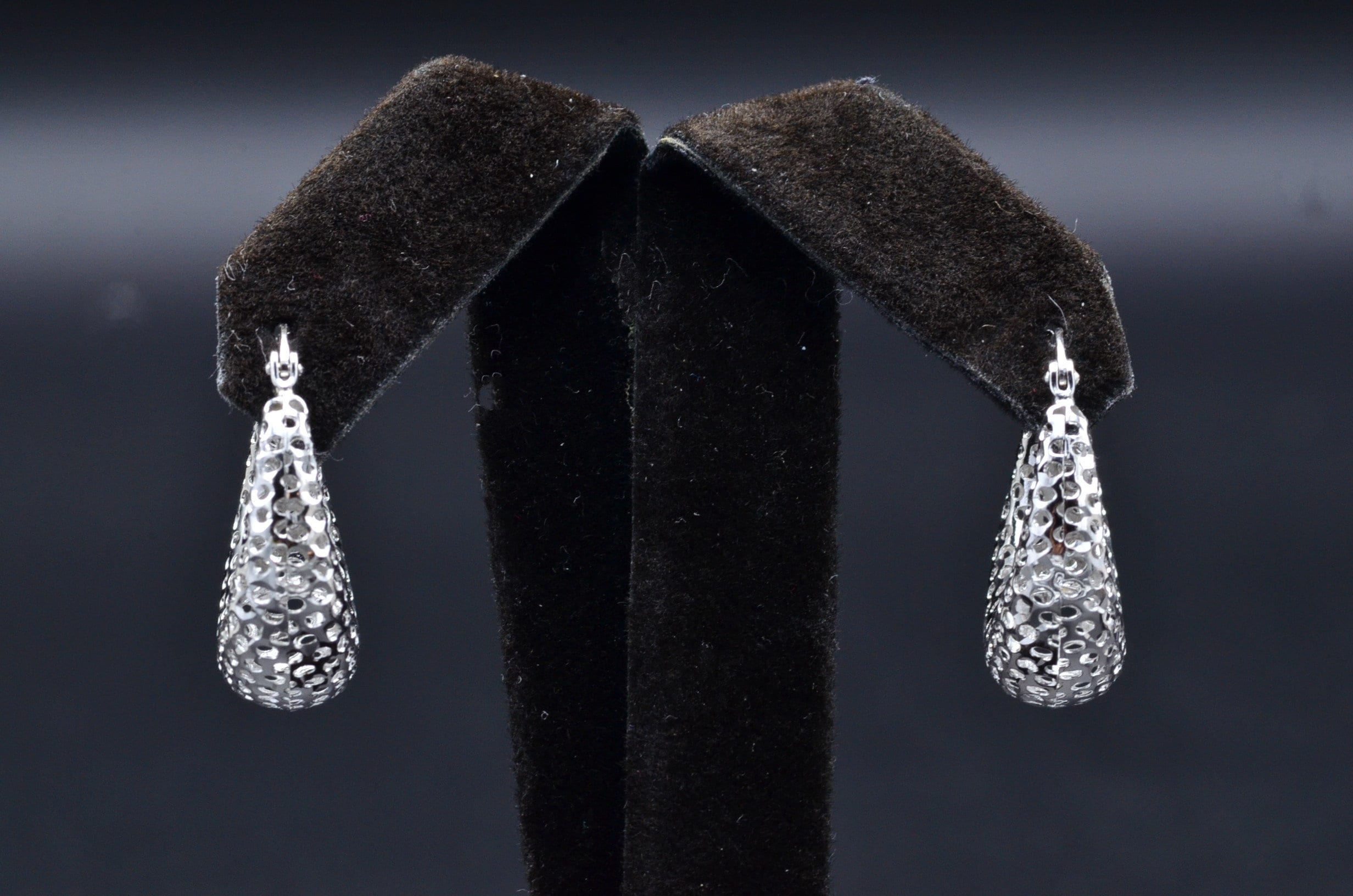 The Arbelas: Ladies 14K White Gold Diamond Cut Hollow Hoops - Image 2