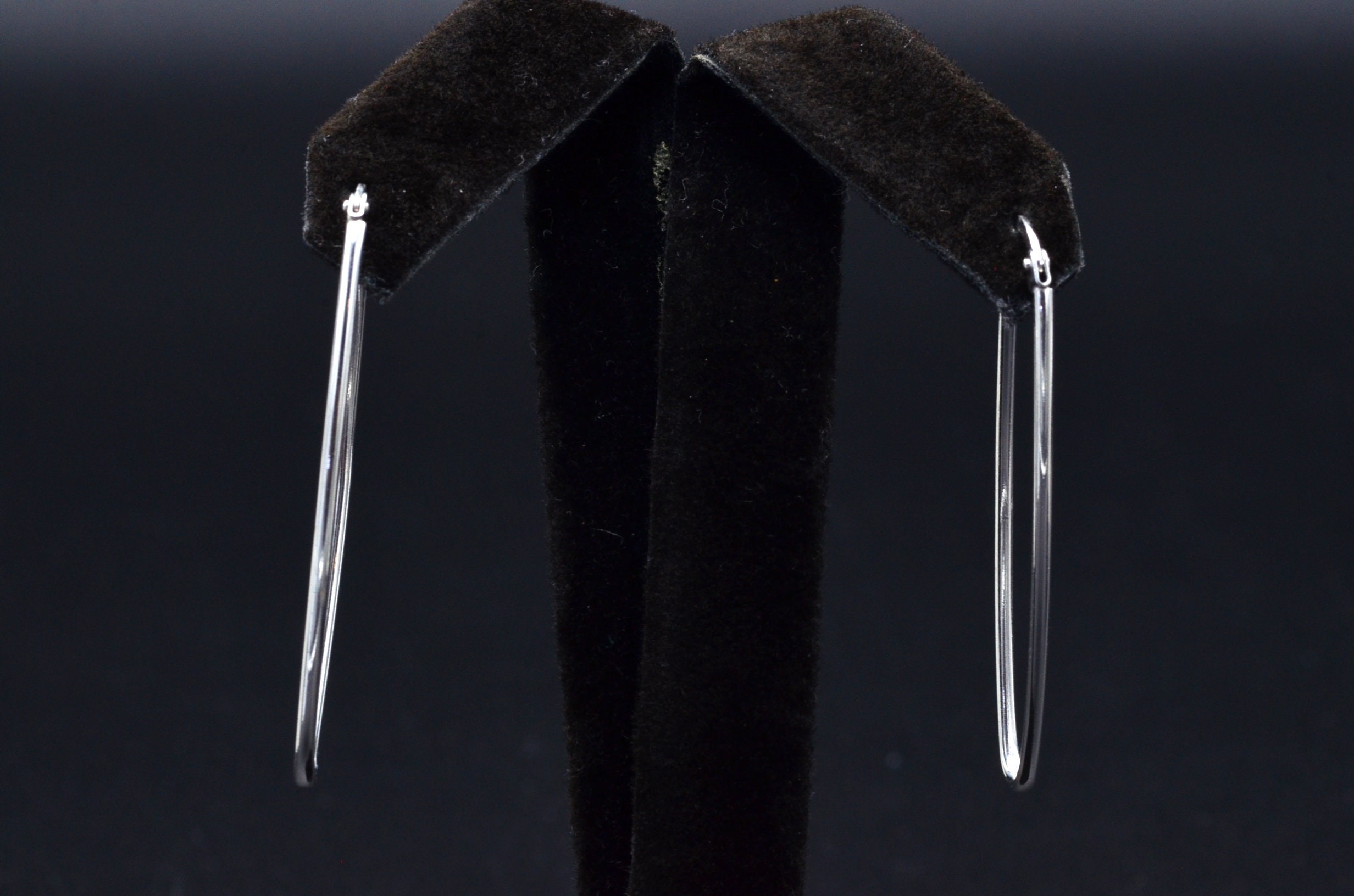 SOLD - The Hubbells: Ladies 14K White Gold Elongated Hoop Earrings - Image 3